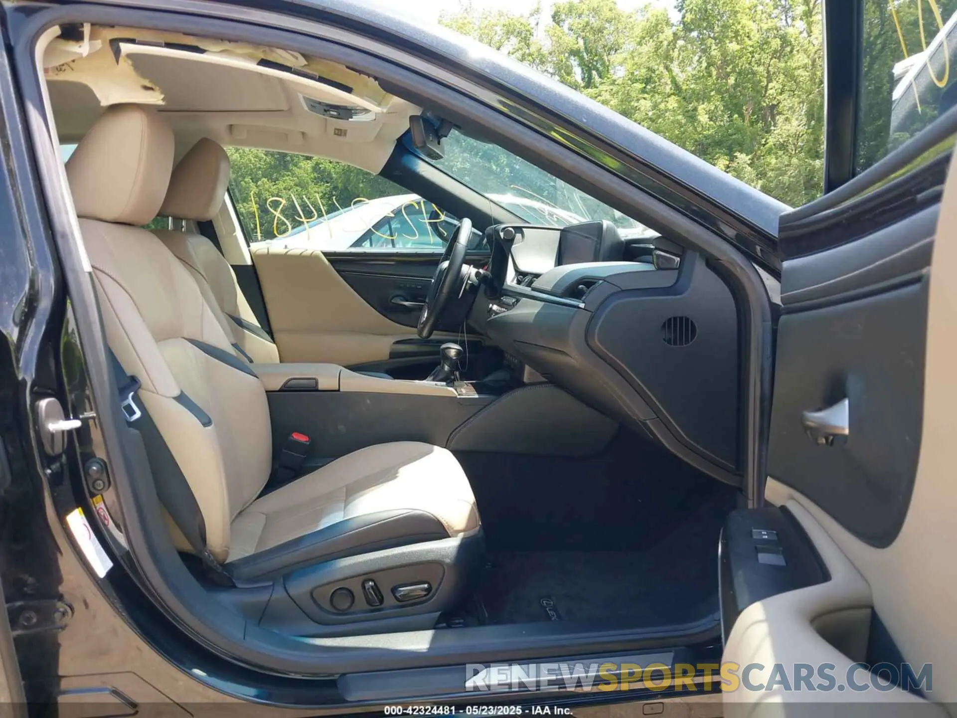 5 Photograph of a damaged car JTHB21B10K2007177 LEXUS ES 300H 2019
