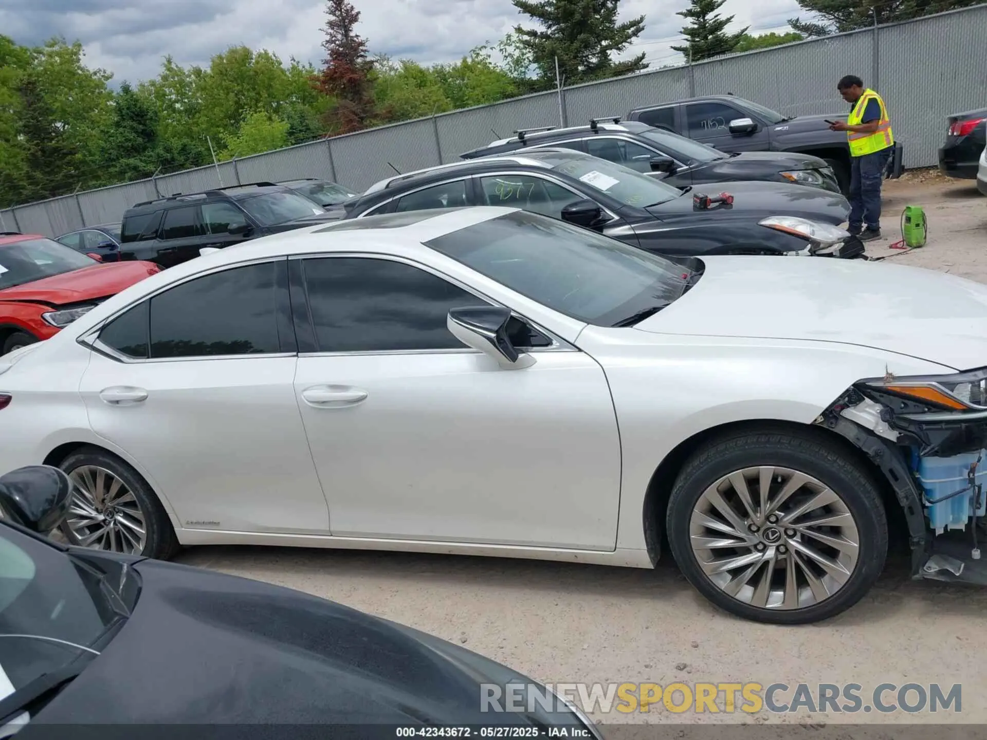 13 Photograph of a damaged car JTHB21B10K2007888 LEXUS ES 300H 2019