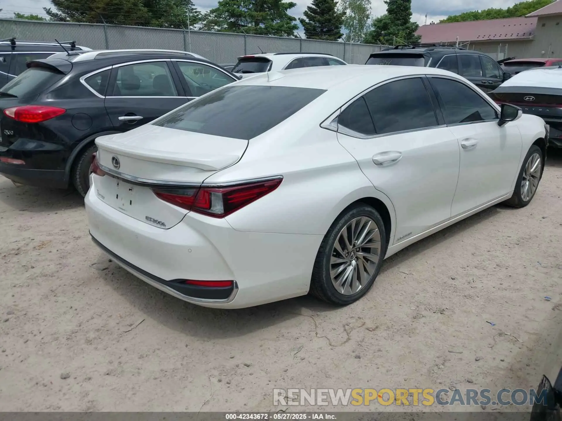 4 Photograph of a damaged car JTHB21B10K2007888 LEXUS ES 300H 2019