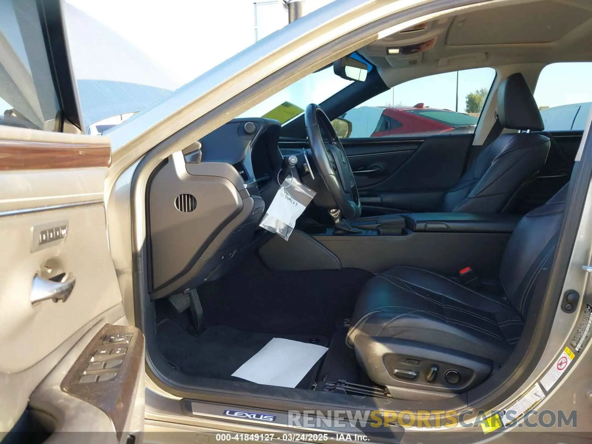 5 Photograph of a damaged car JTHB21B10K2043757 LEXUS ES 300H 2019