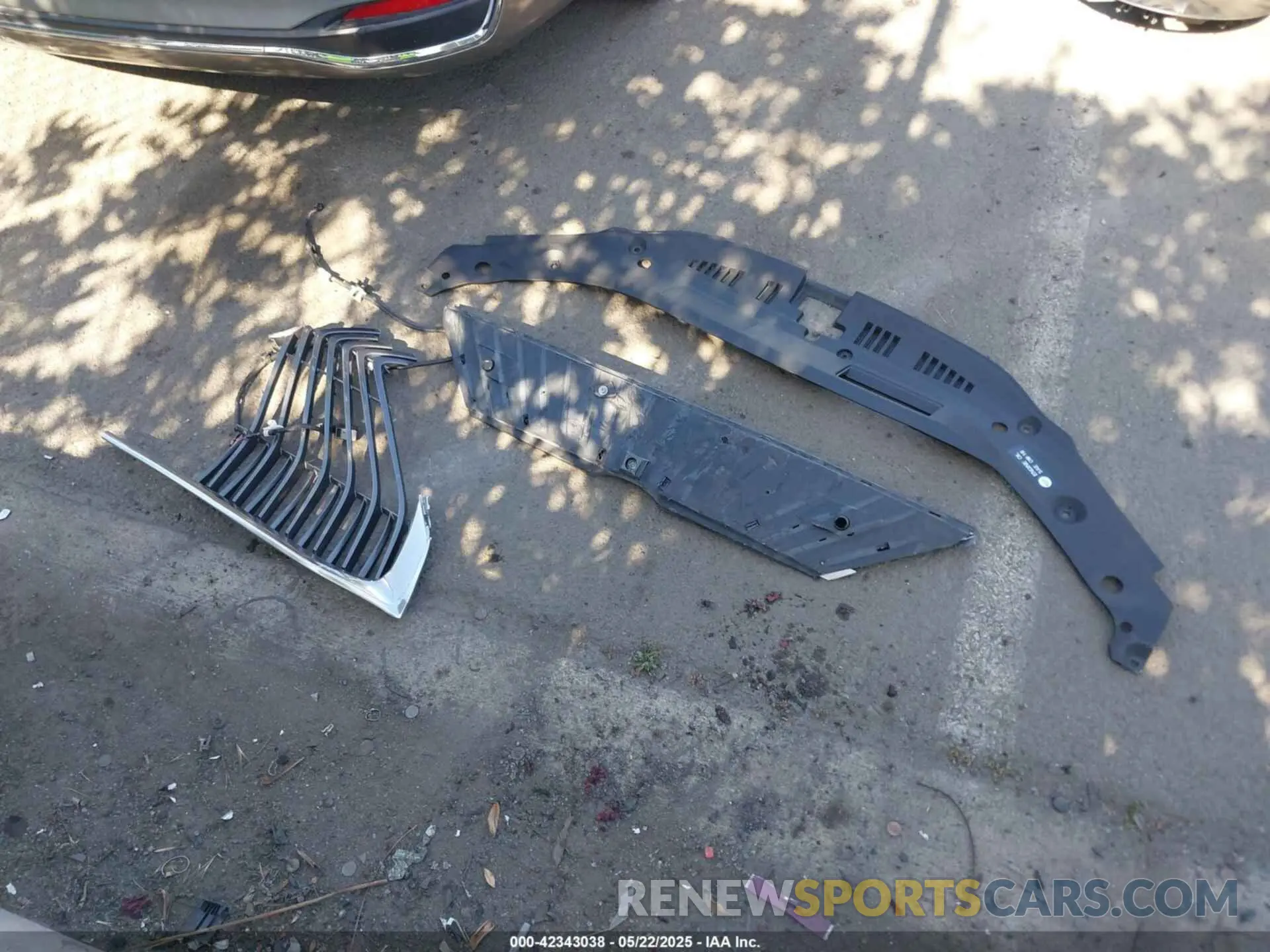 12 Photograph of a damaged car JTHB21B15K2031457 LEXUS ES 300H 2019