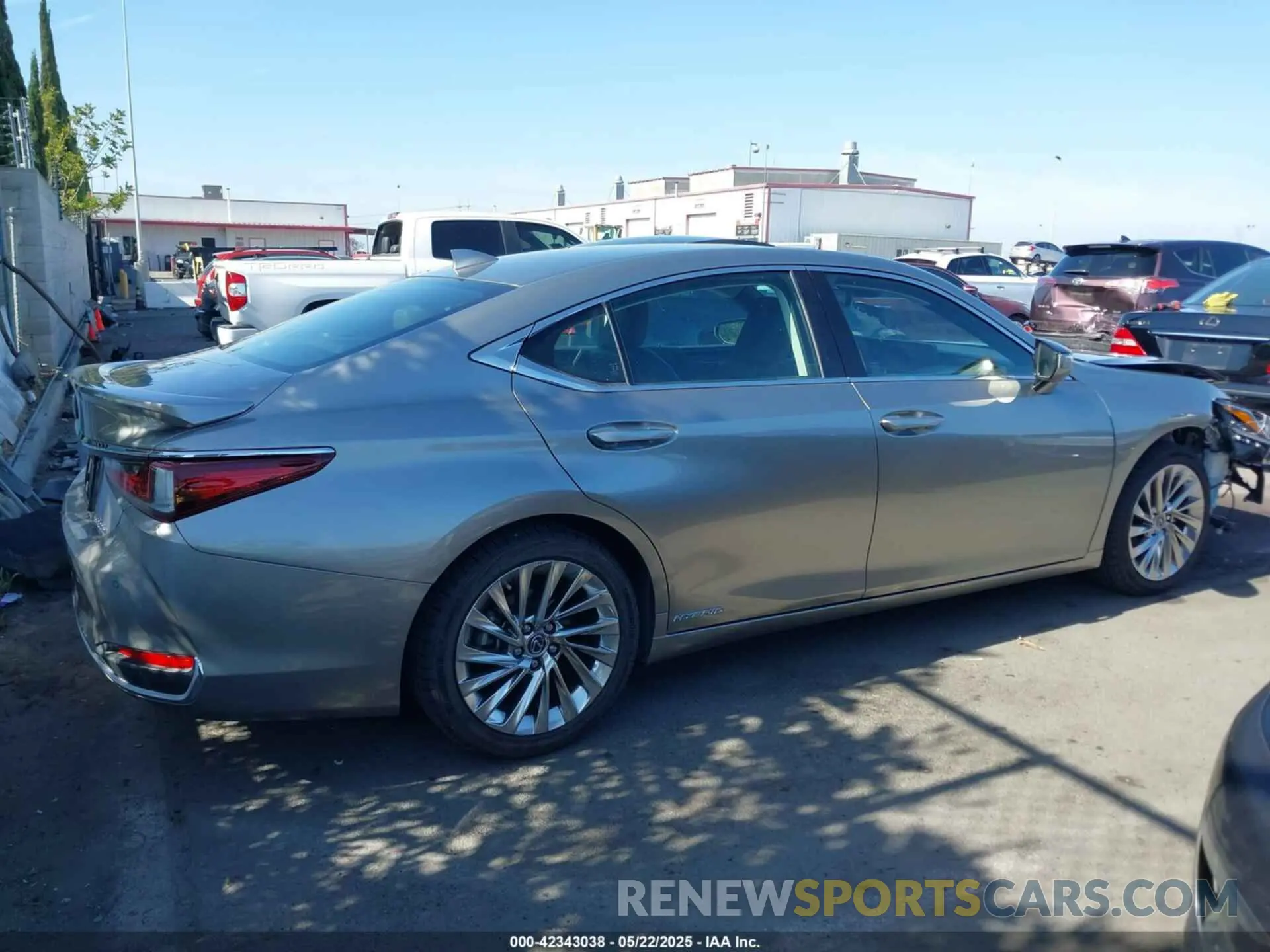14 Photograph of a damaged car JTHB21B15K2031457 LEXUS ES 300H 2019