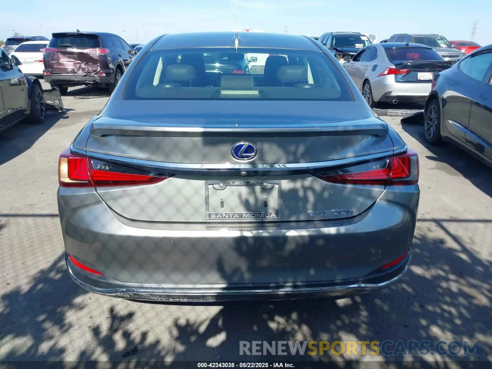 17 Photograph of a damaged car JTHB21B15K2031457 LEXUS ES 300H 2019