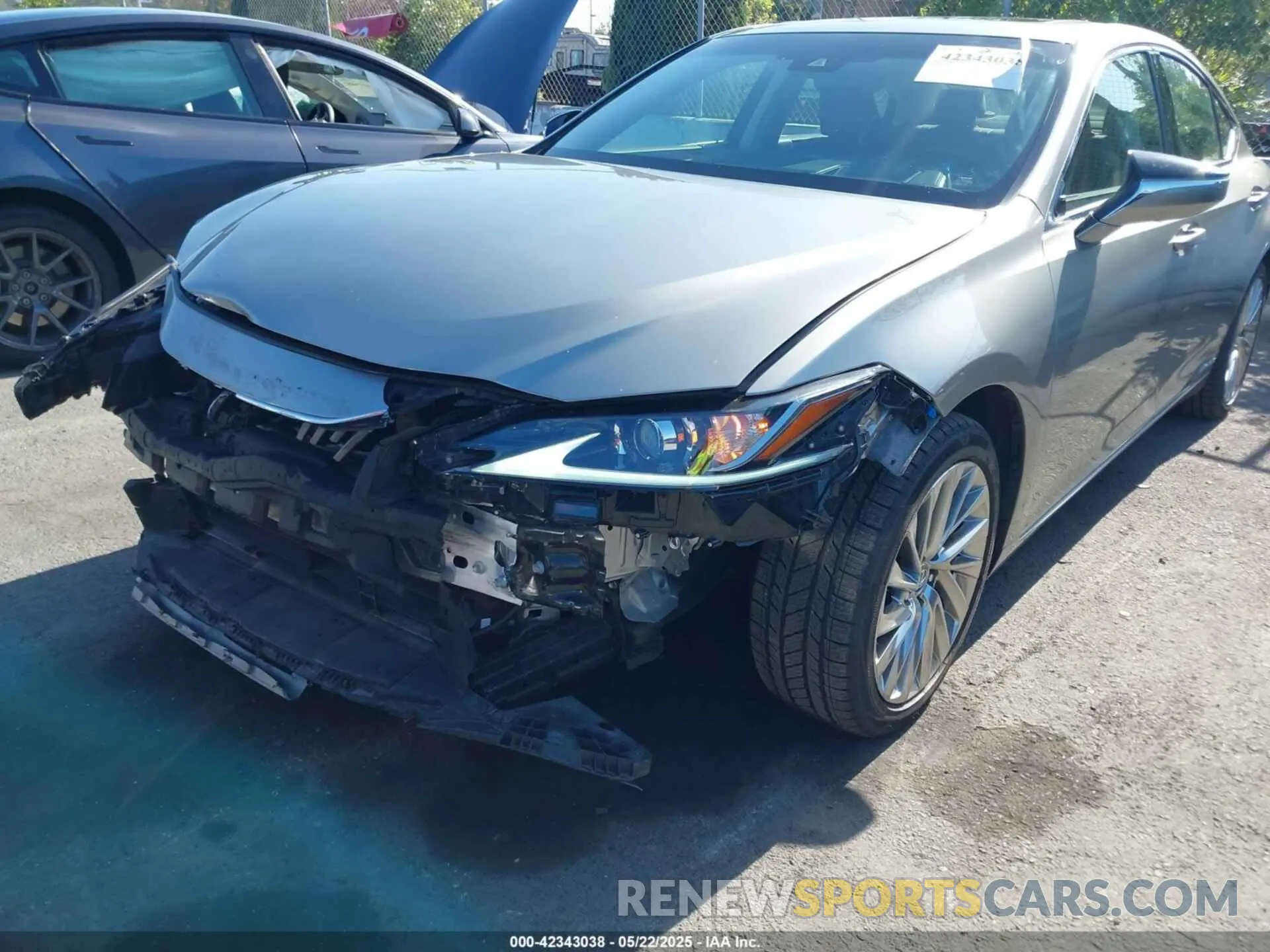 18 Photograph of a damaged car JTHB21B15K2031457 LEXUS ES 300H 2019