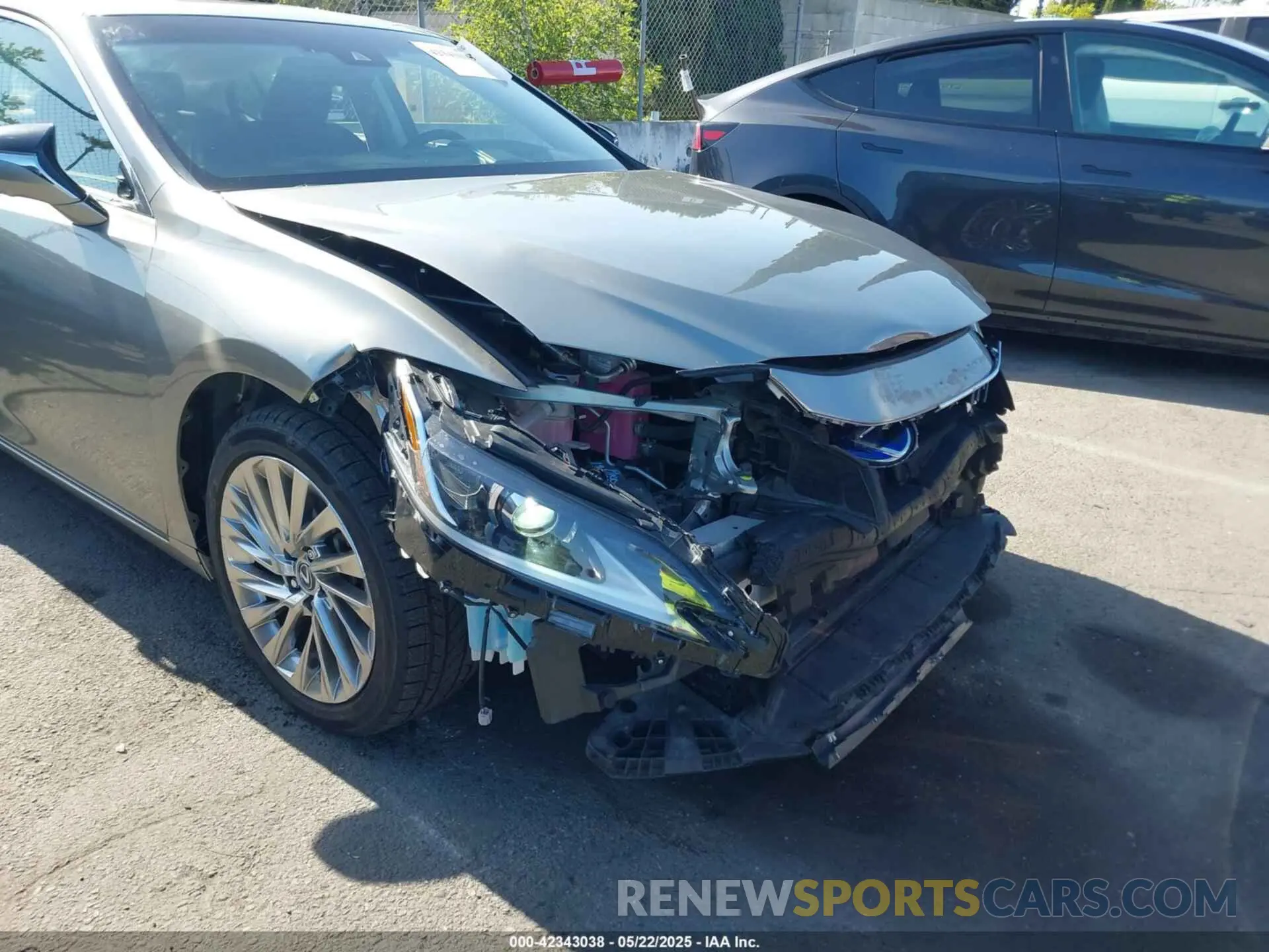 6 Photograph of a damaged car JTHB21B15K2031457 LEXUS ES 300H 2019