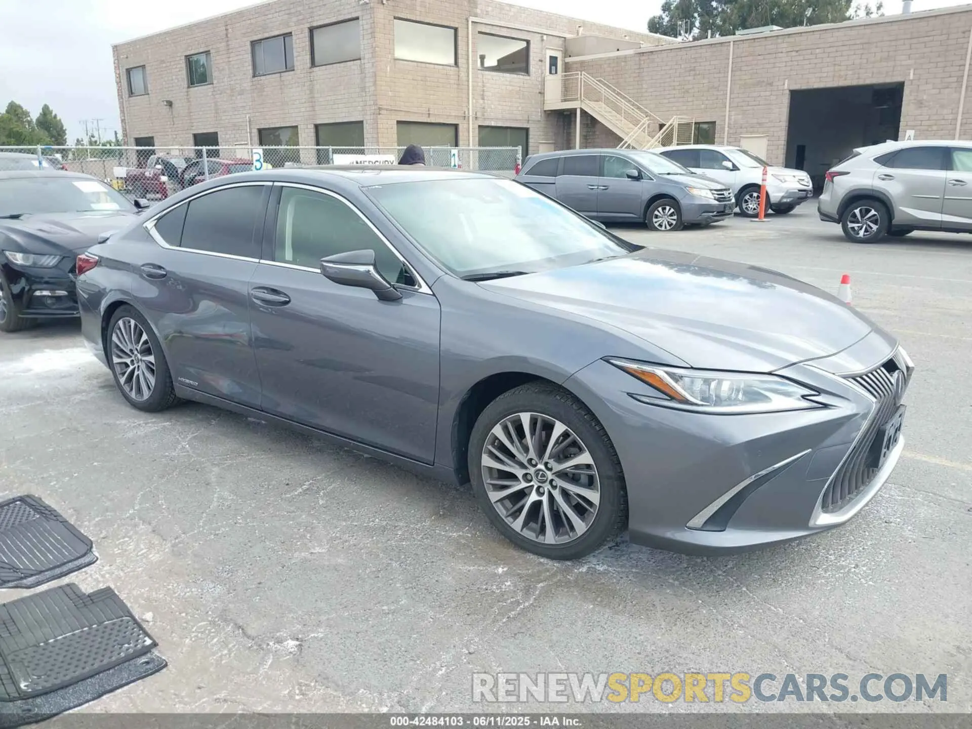 1 Photograph of a damaged car JTHB21B19K2022809 LEXUS ES 300H 2019