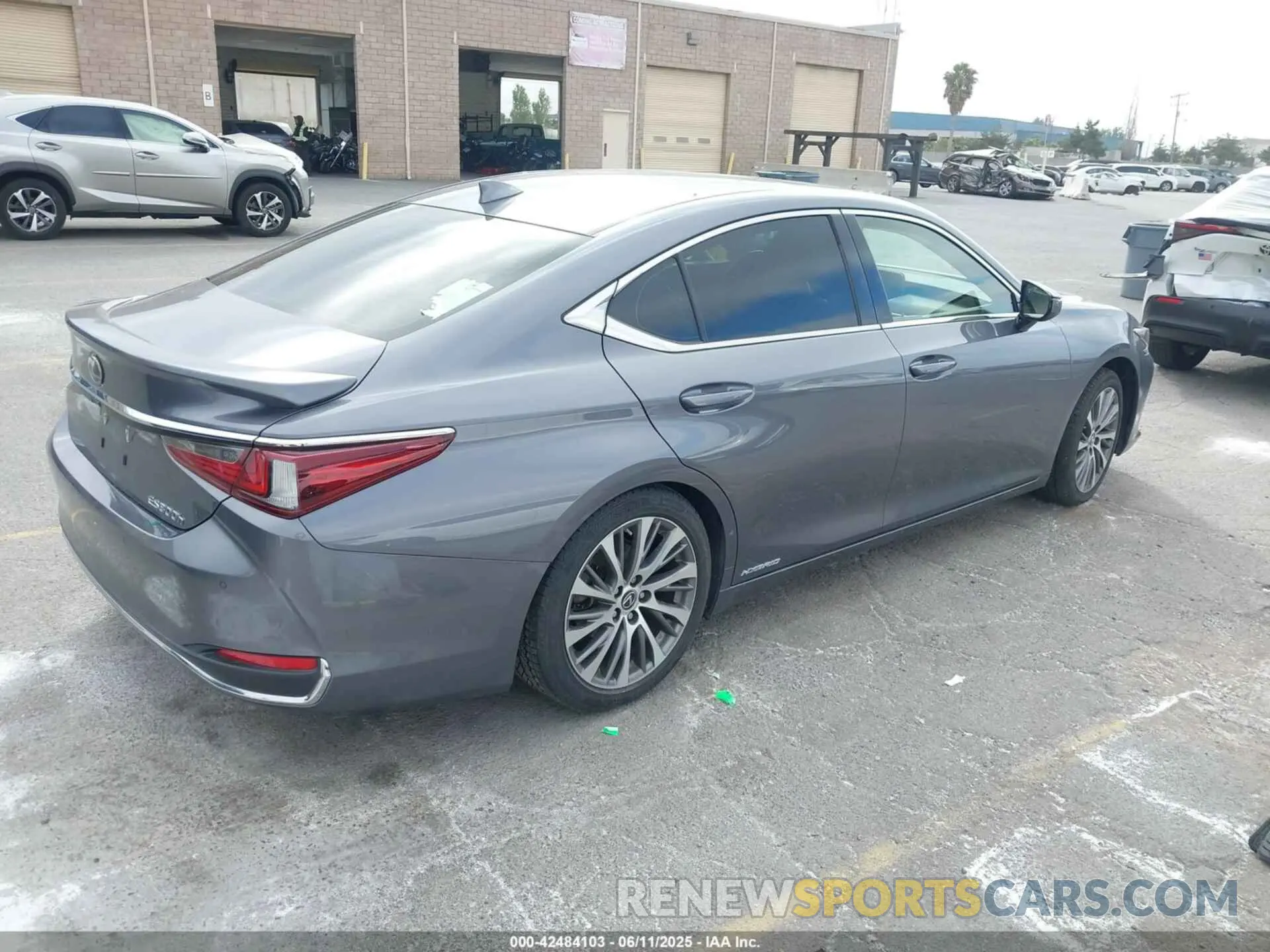 4 Photograph of a damaged car JTHB21B19K2022809 LEXUS ES 300H 2019