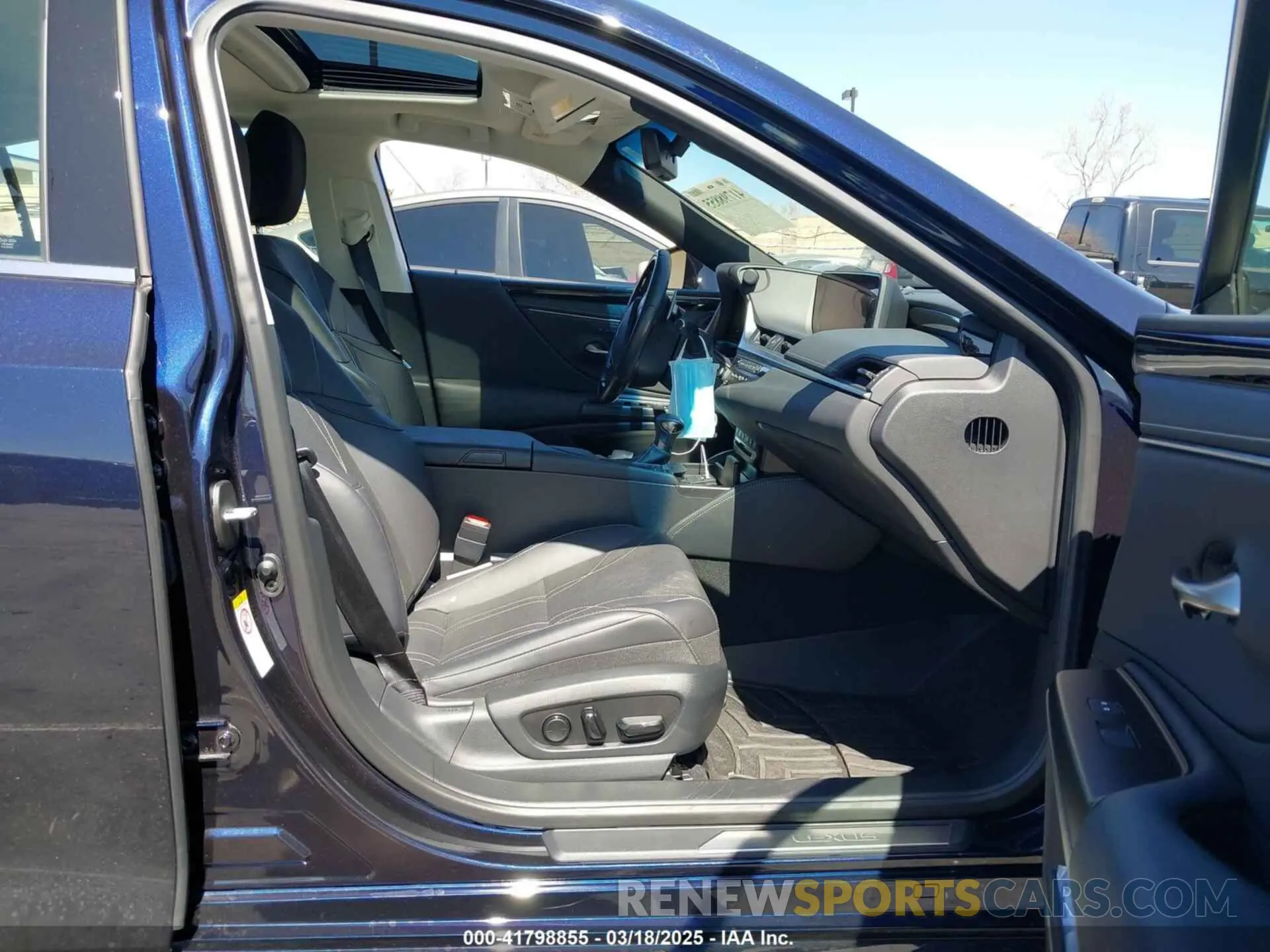 5 Photograph of a damaged car JTHB21B19K2041120 LEXUS ES 300H 2019