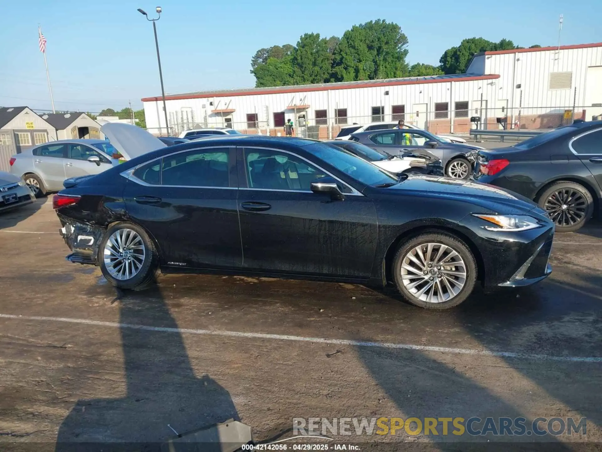 13 Photograph of a damaged car JTHB21B1XK2016825 LEXUS ES 300H 2019