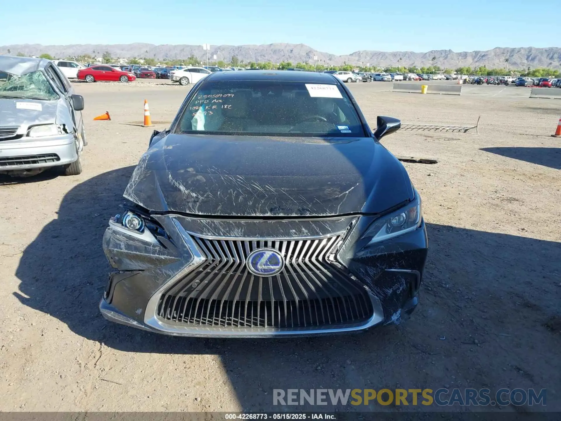 11 Photograph of a damaged car 58AD21B11LU005393 LEXUS ES 300H 2020
