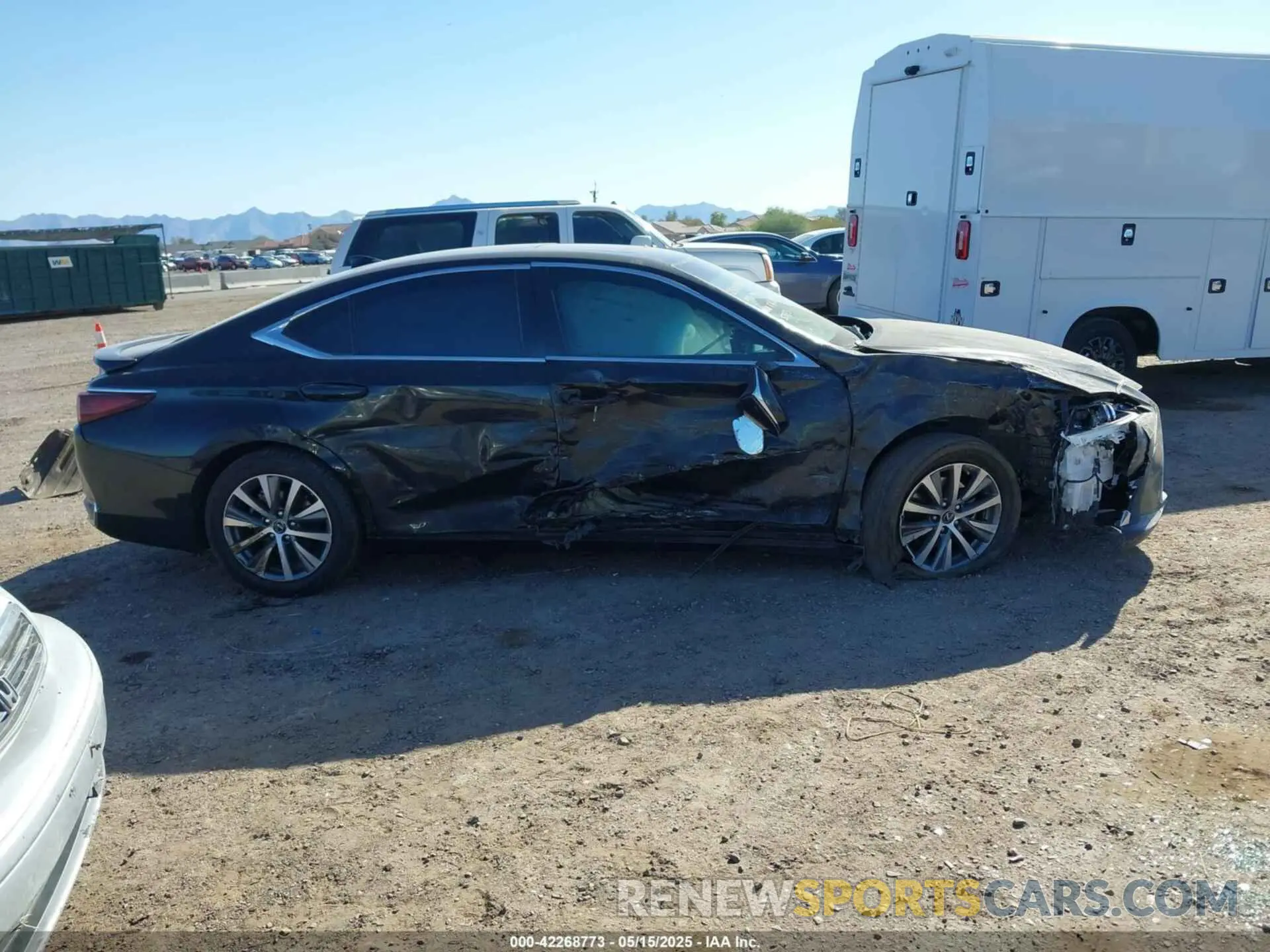 12 Photograph of a damaged car 58AD21B11LU005393 LEXUS ES 300H 2020