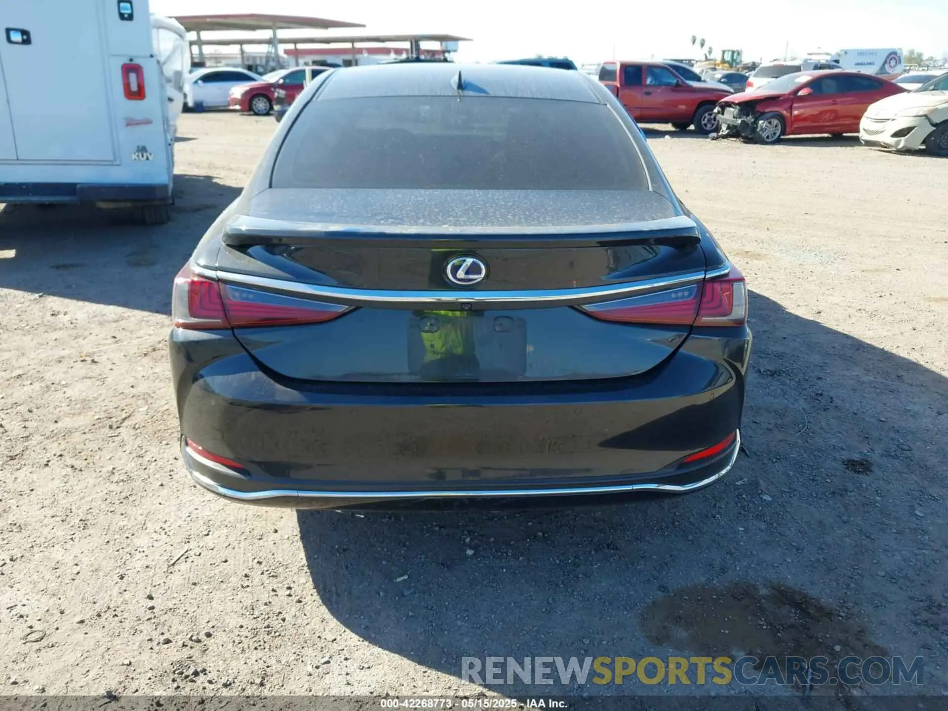 15 Photograph of a damaged car 58AD21B11LU005393 LEXUS ES 300H 2020
