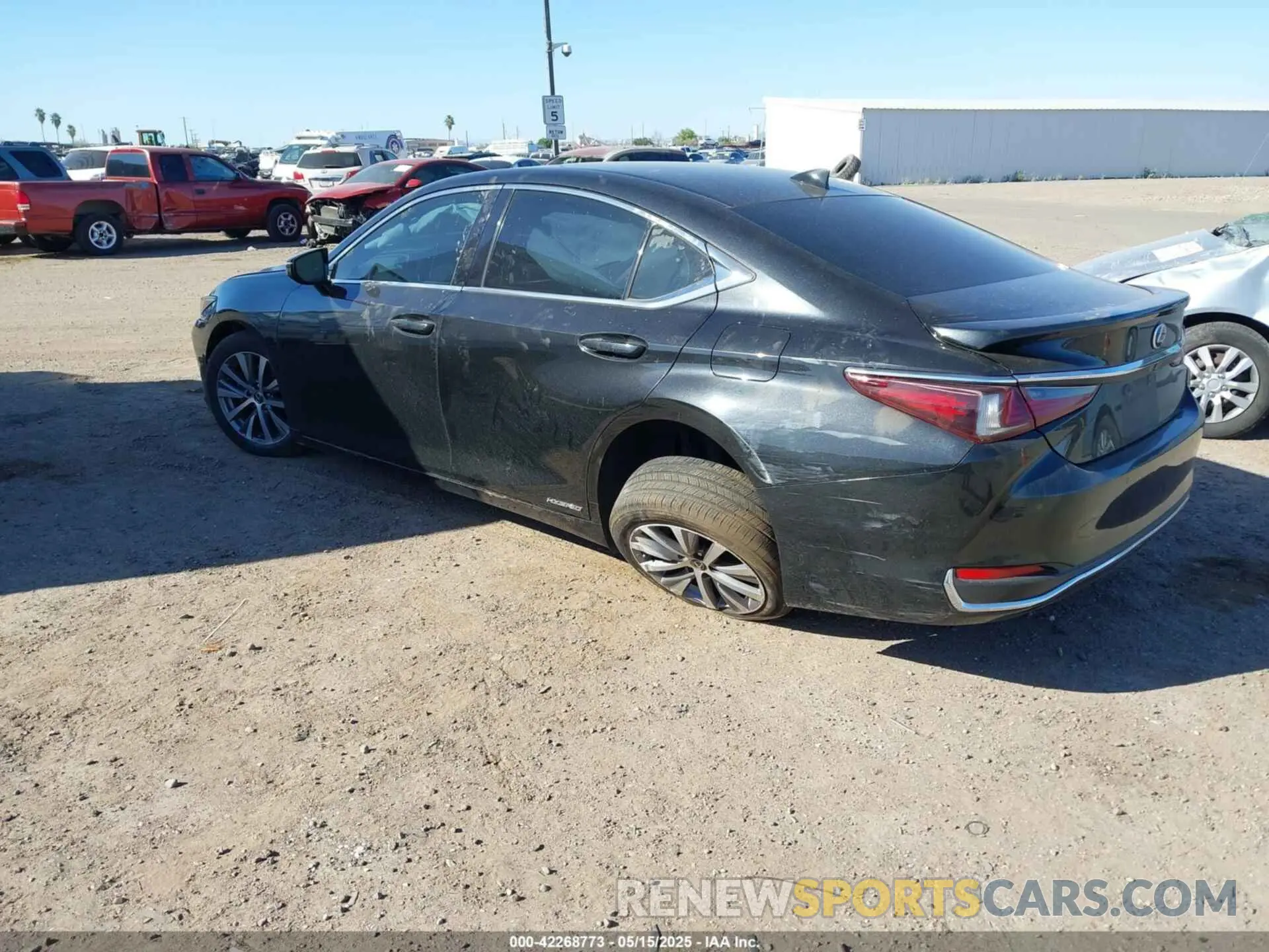3 Photograph of a damaged car 58AD21B11LU005393 LEXUS ES 300H 2020