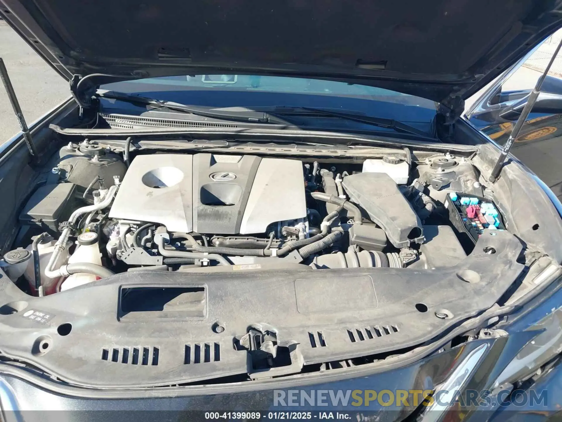 10 Photograph of a damaged car 58AD21B15LU005820 LEXUS ES 300H 2020