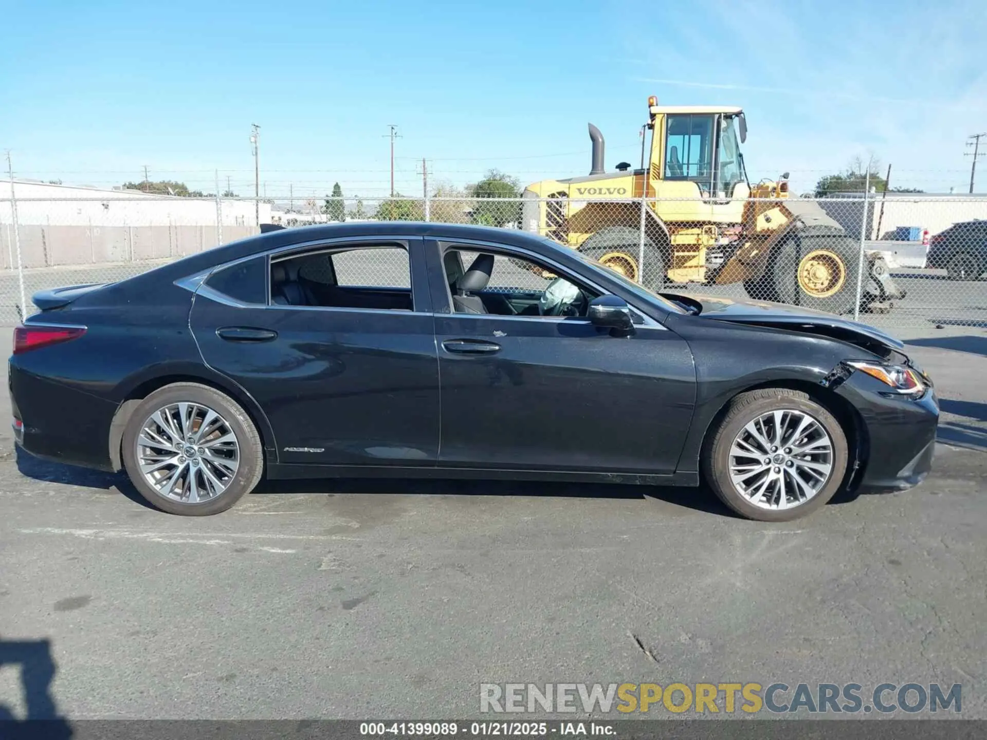 13 Photograph of a damaged car 58AD21B15LU005820 LEXUS ES 300H 2020