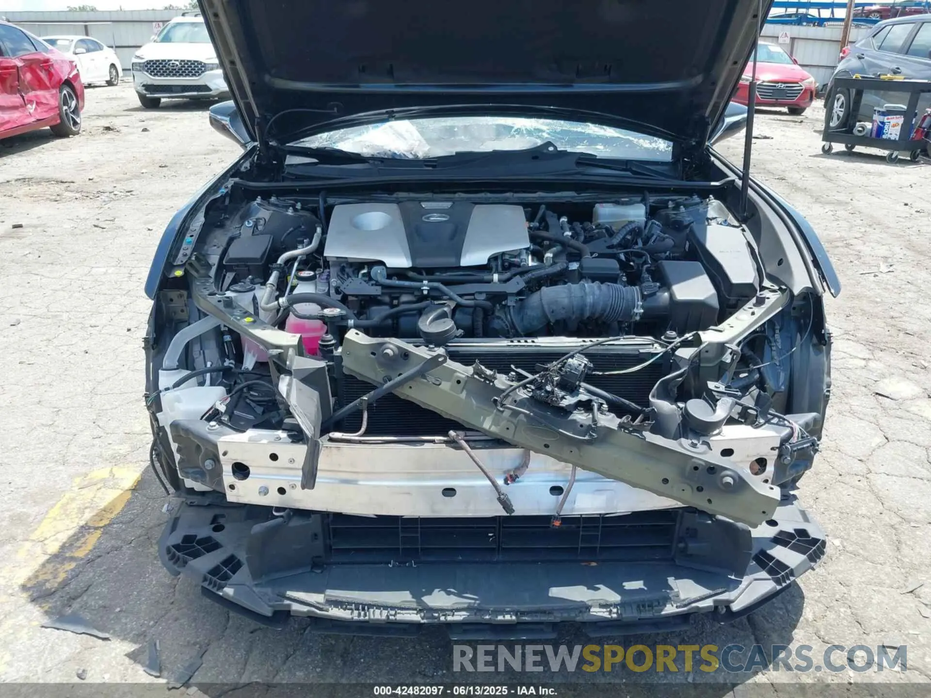 10 Photograph of a damaged car 58AD21B15LU007910 LEXUS ES 300H 2020