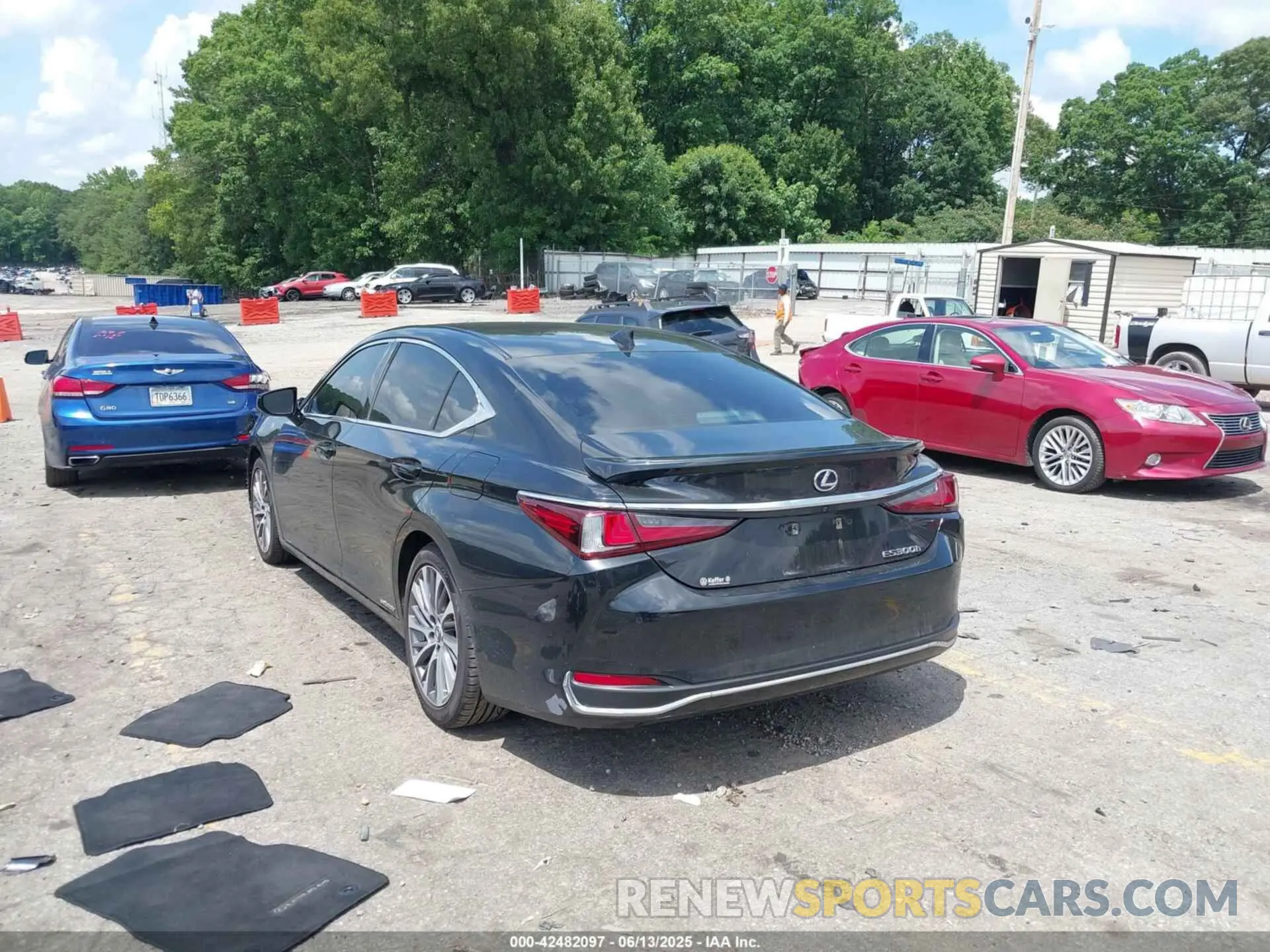 3 Photograph of a damaged car 58AD21B15LU007910 LEXUS ES 300H 2020