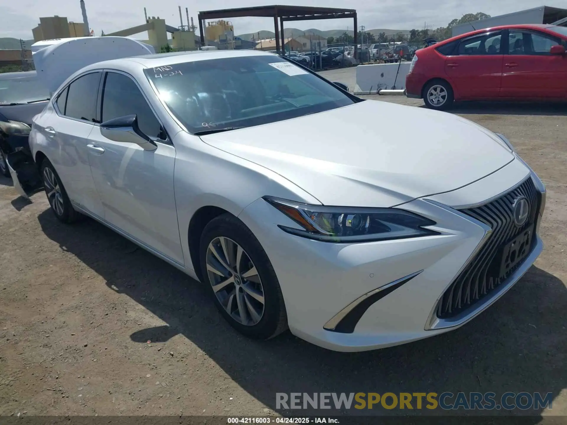 1 Photograph of a damaged car 58AD21B18LU004855 LEXUS ES 300H 2020