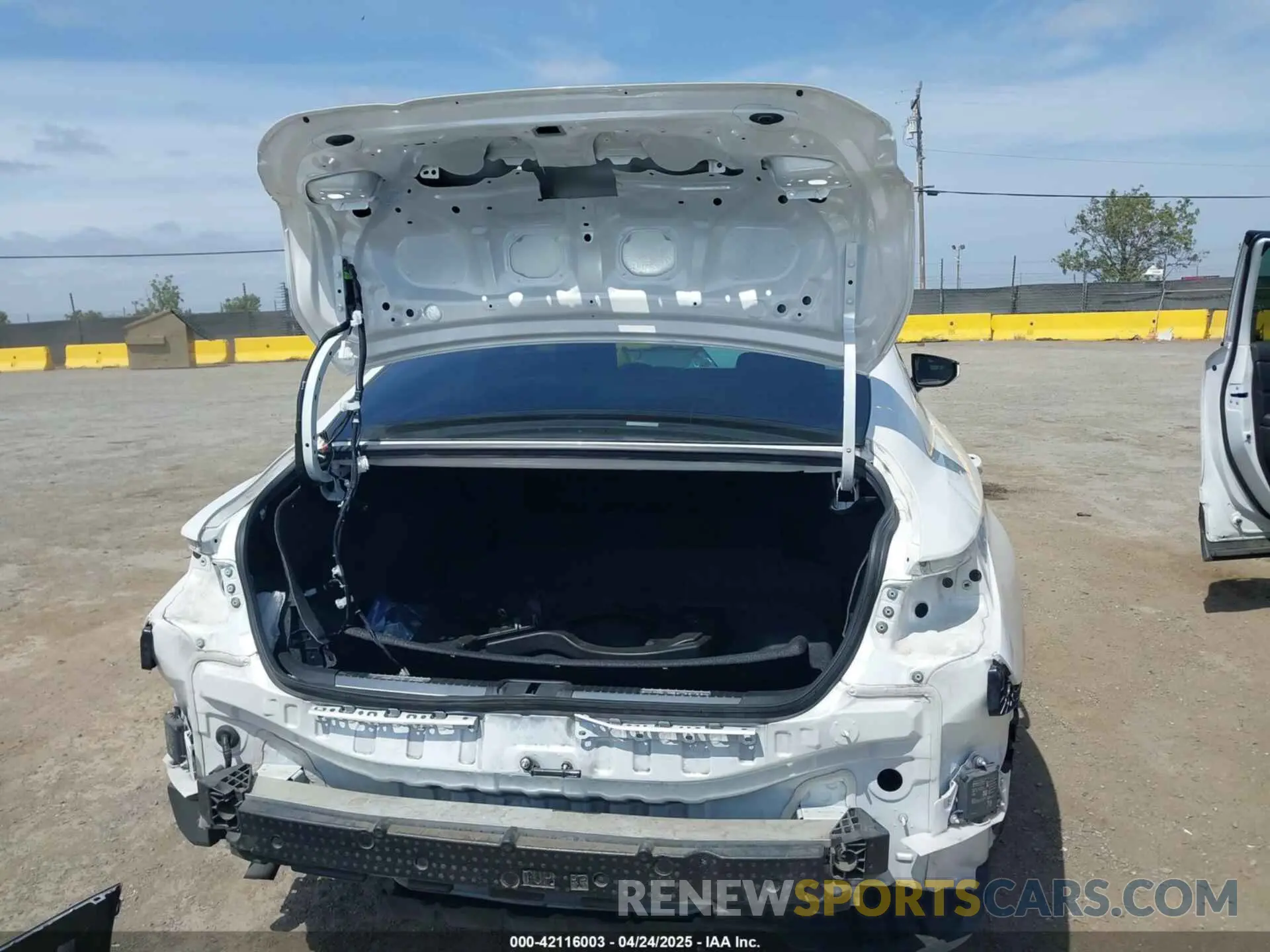 17 Photograph of a damaged car 58AD21B18LU004855 LEXUS ES 300H 2020