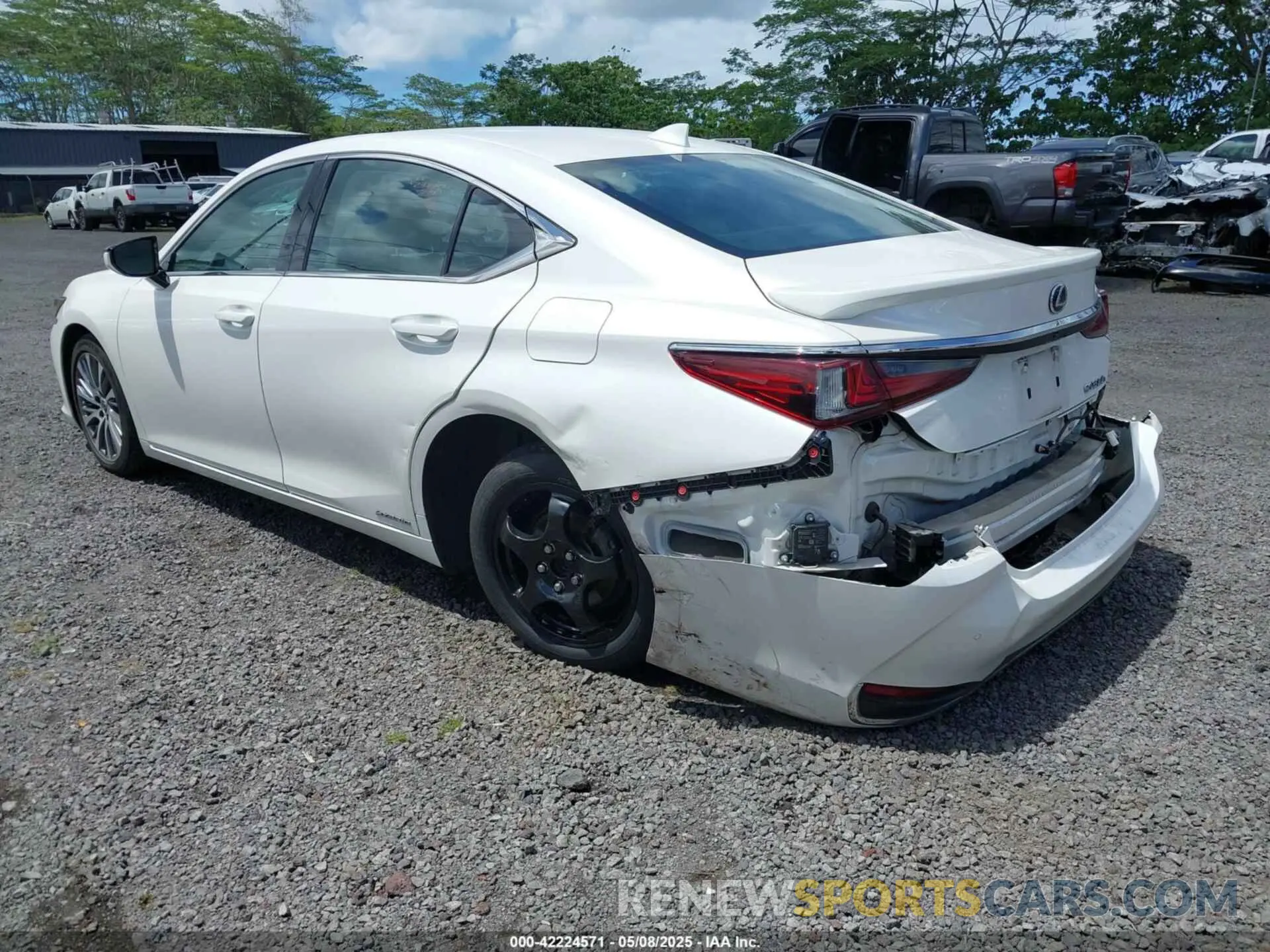 3 Photograph of a damaged car 58AD21B19LU005884 LEXUS ES 300H 2020