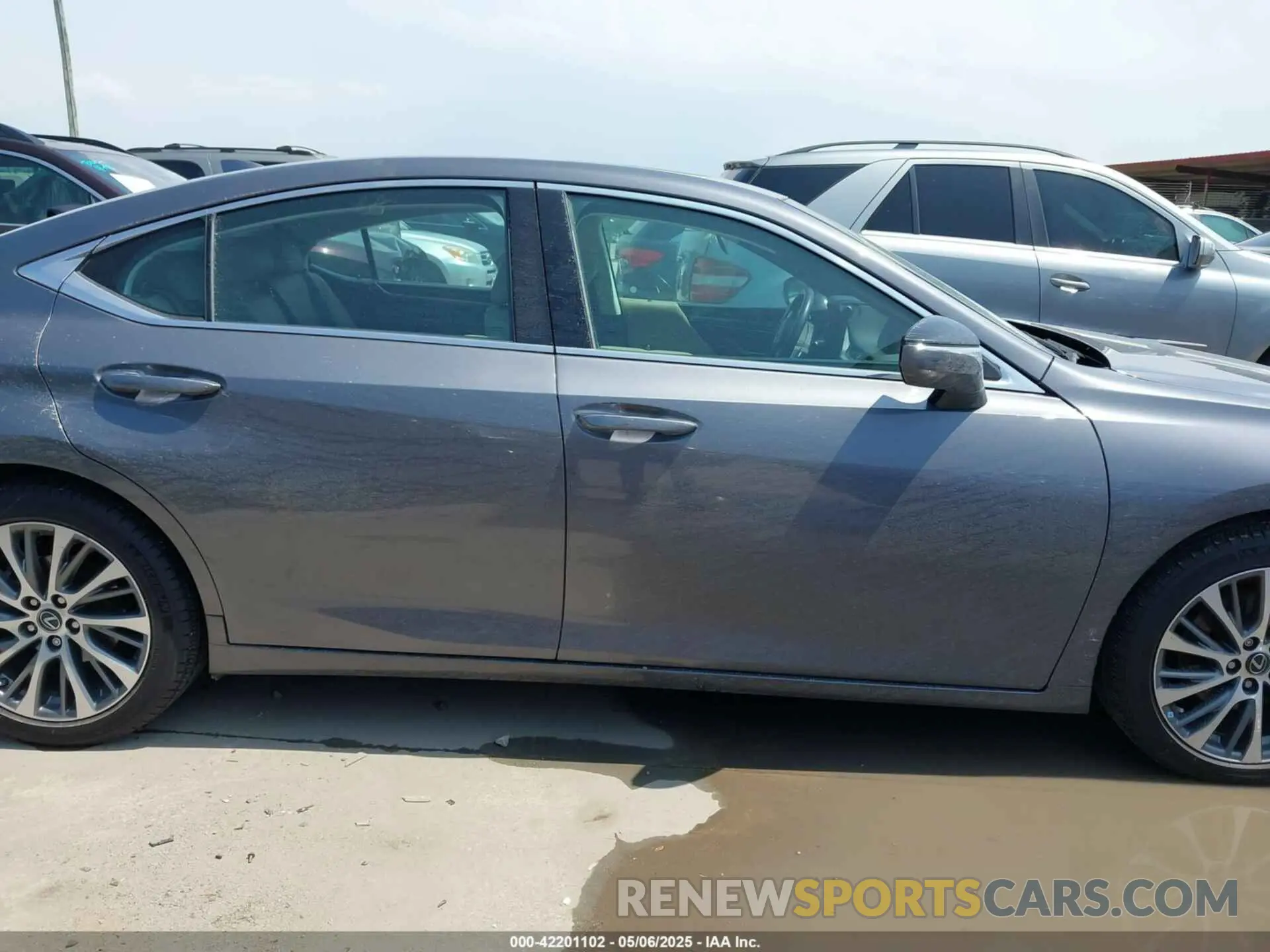 13 Photograph of a damaged car 58AD21B1XLU005778 LEXUS ES 300H 2020