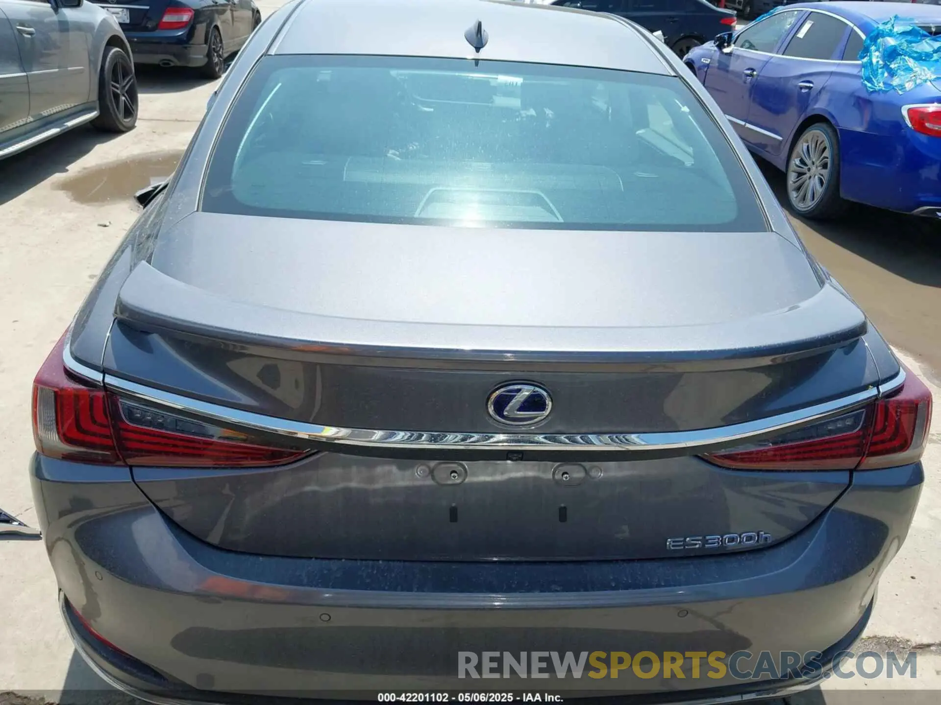 16 Photograph of a damaged car 58AD21B1XLU005778 LEXUS ES 300H 2020