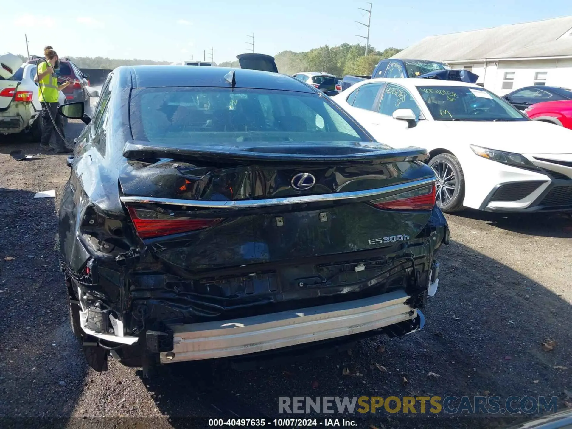 17 Photograph of a damaged car 58AE21B10LU011464 LEXUS ES 300H 2020