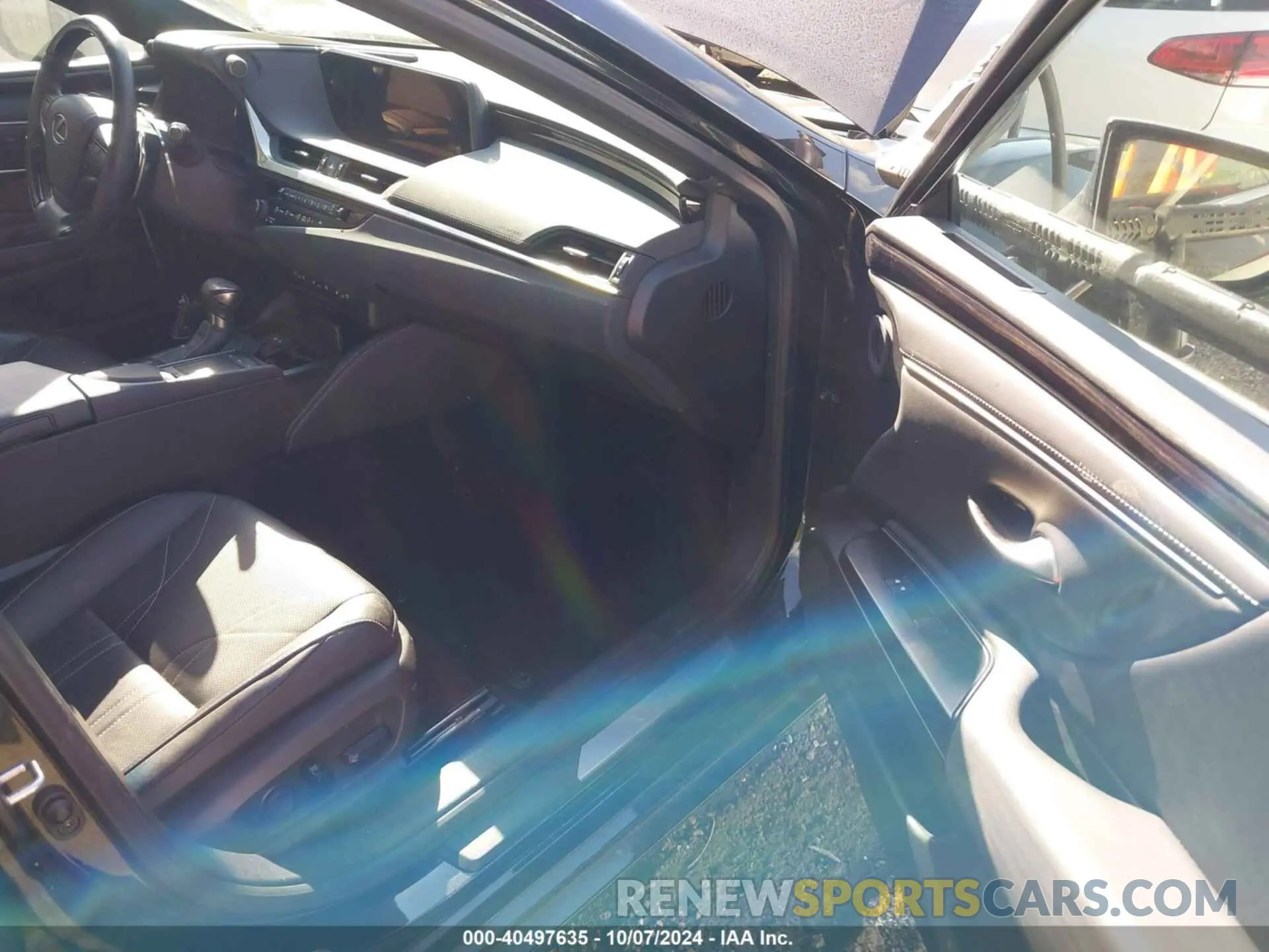 5 Photograph of a damaged car 58AE21B10LU011464 LEXUS ES 300H 2020