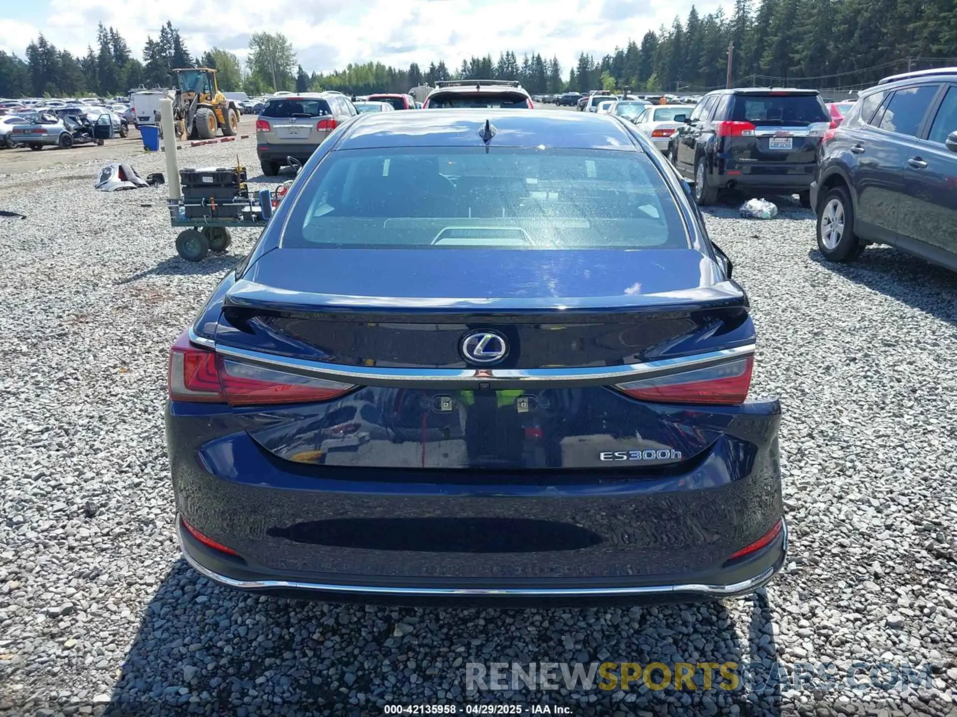 15 Photograph of a damaged car 58AE21B12LU011806 LEXUS ES 300H 2020