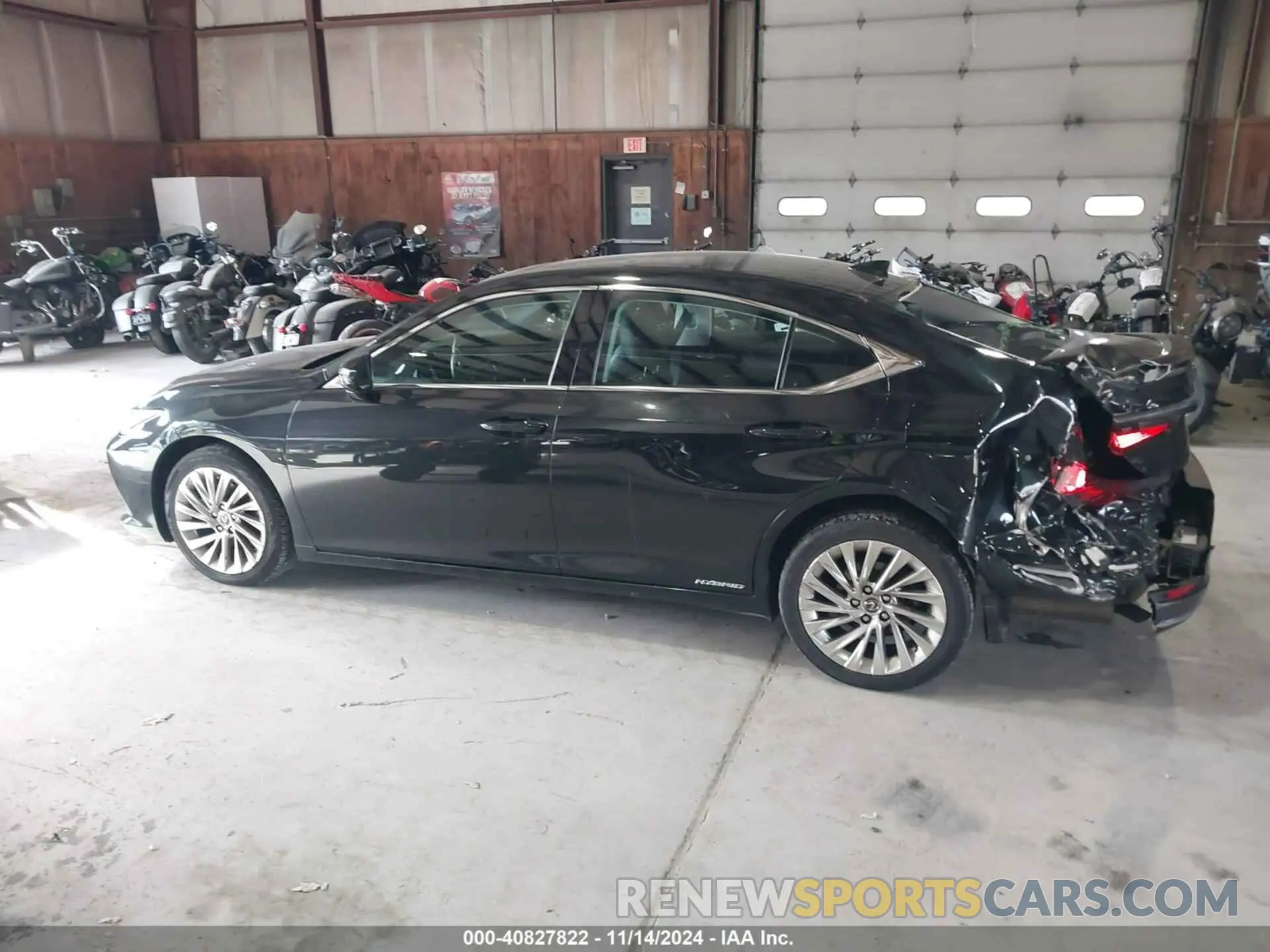14 Photograph of a damaged car 58AE21B16LU005362 LEXUS ES 300H 2020