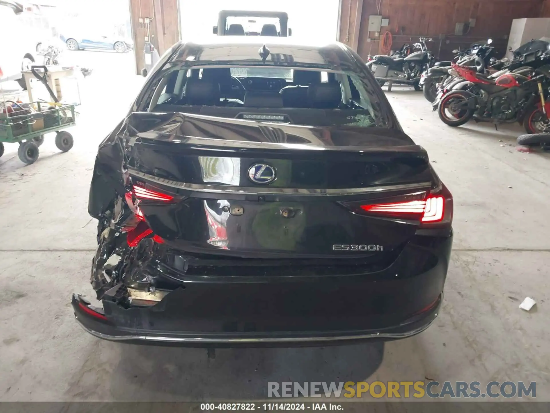 16 Photograph of a damaged car 58AE21B16LU005362 LEXUS ES 300H 2020