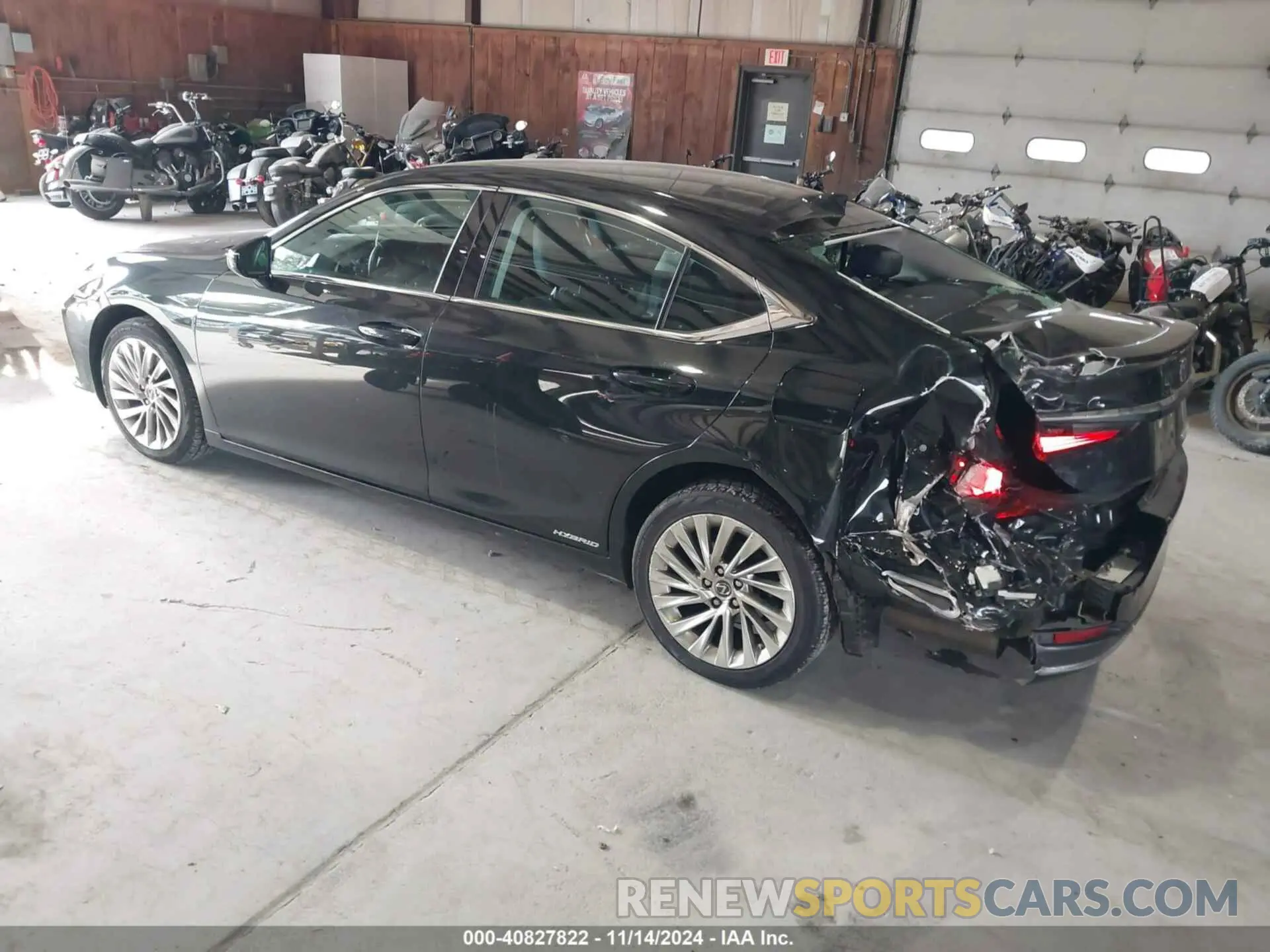 3 Photograph of a damaged car 58AE21B16LU005362 LEXUS ES 300H 2020