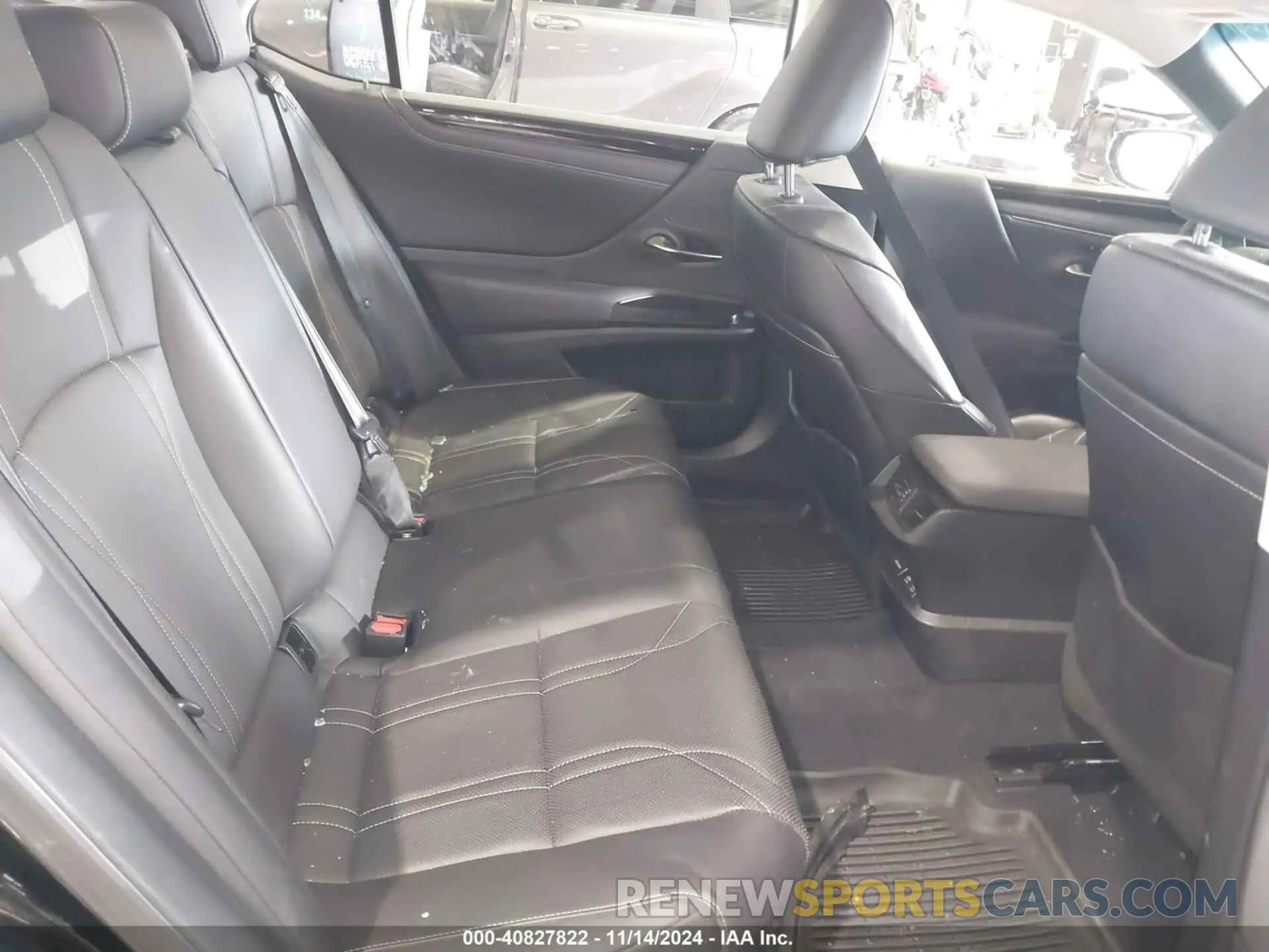 8 Photograph of a damaged car 58AE21B16LU005362 LEXUS ES 300H 2020