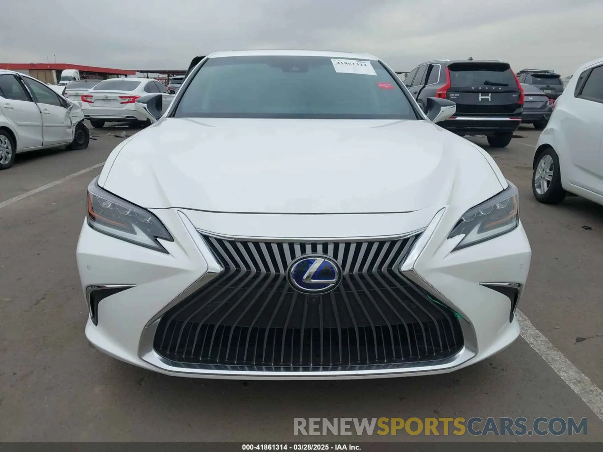 13 Photograph of a damaged car 58AF21B1XLU006244 LEXUS ES 300H 2020