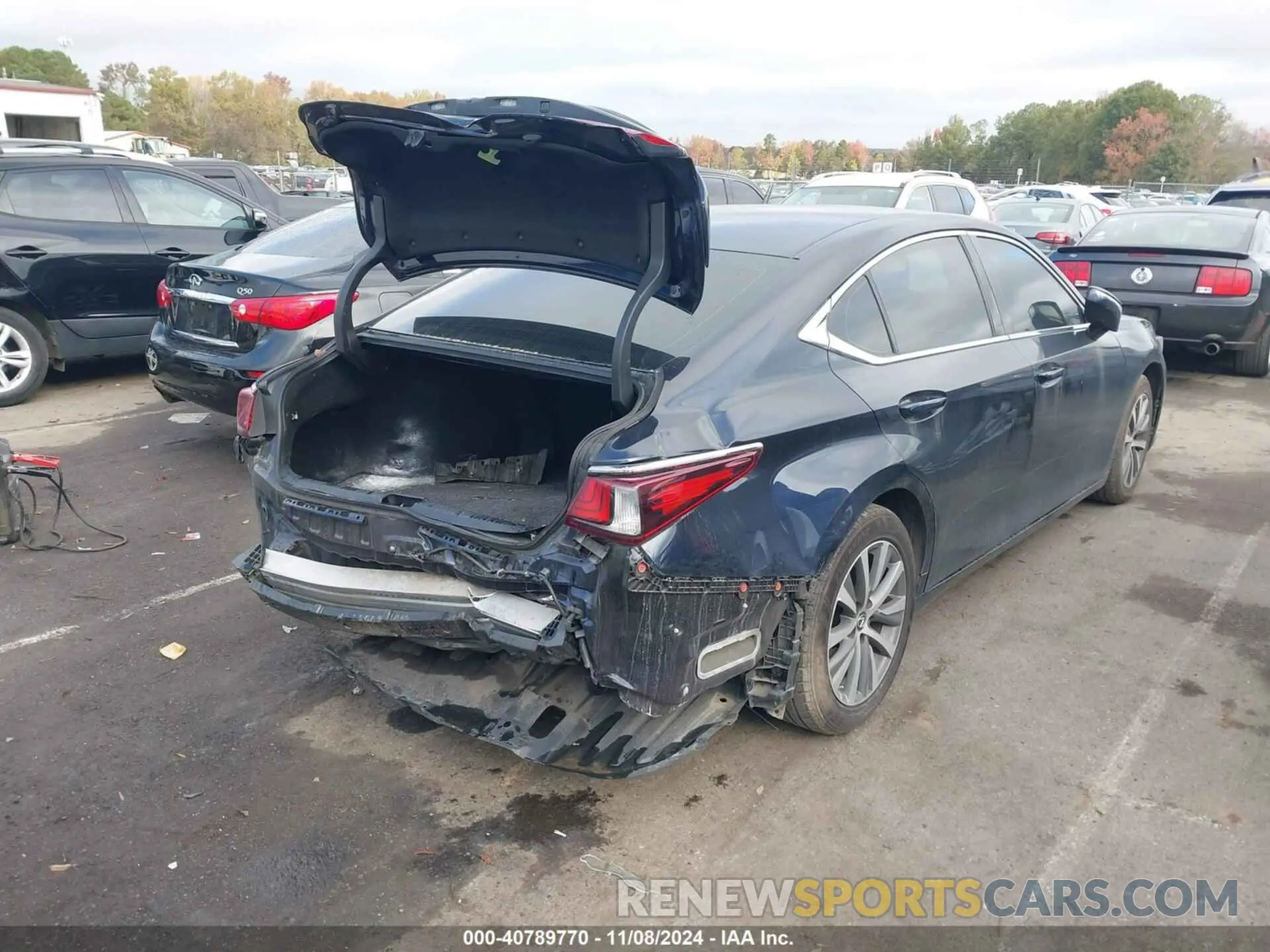 4 Photograph of a damaged car 58ACA1C10MU010129 LEXUS ES 300H 2021