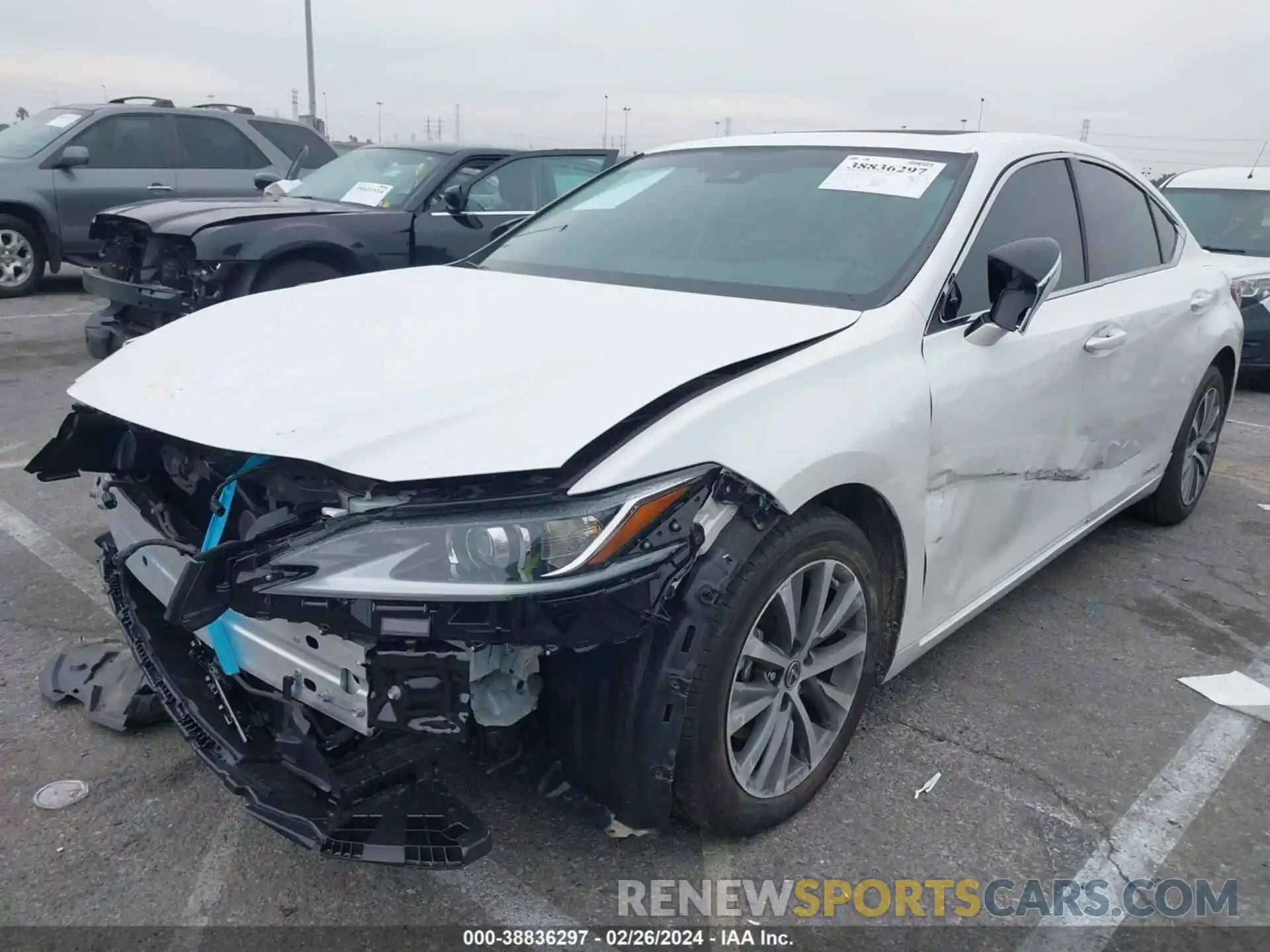 6 Photograph of a damaged car 58ACA1C10MU010499 LEXUS ES 300H 2021