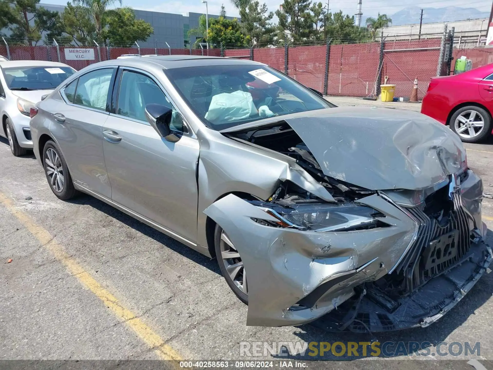 1 Photograph of a damaged car 58ACA1C11MU001956 LEXUS ES 300H 2021