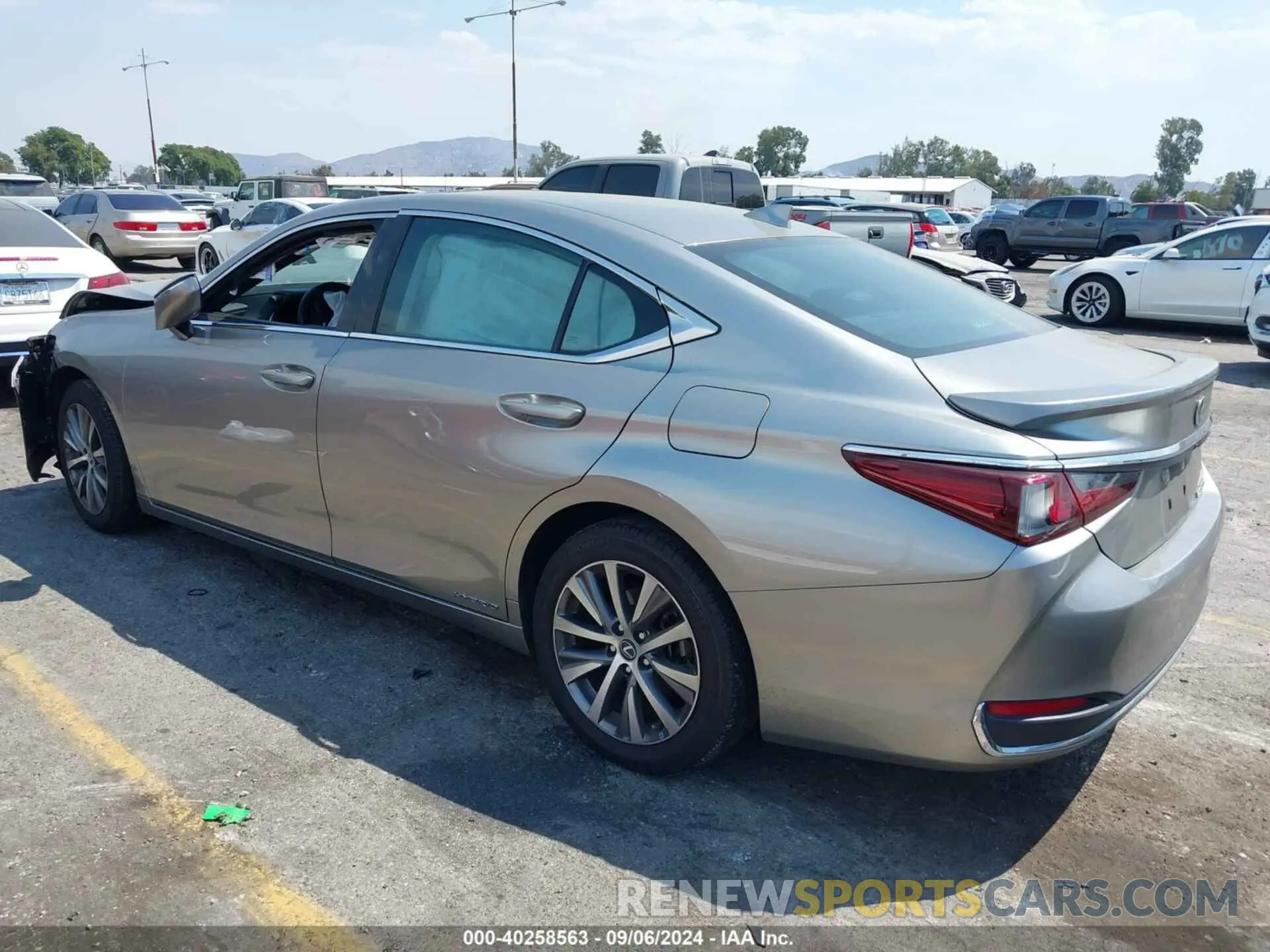 3 Photograph of a damaged car 58ACA1C11MU001956 LEXUS ES 300H 2021