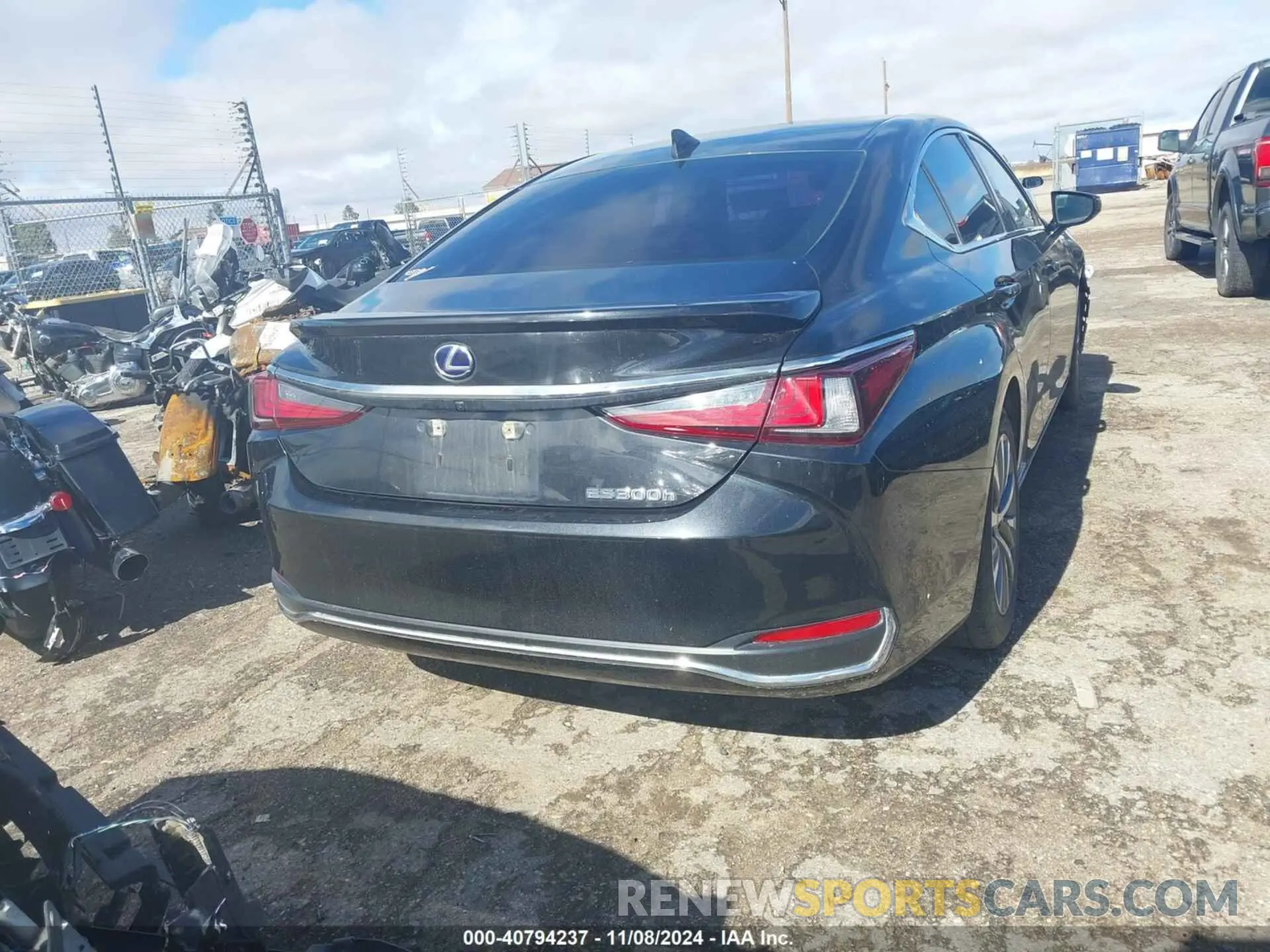 16 Photograph of a damaged car 58ACA1C1XMU005083 LEXUS ES 300H 2021