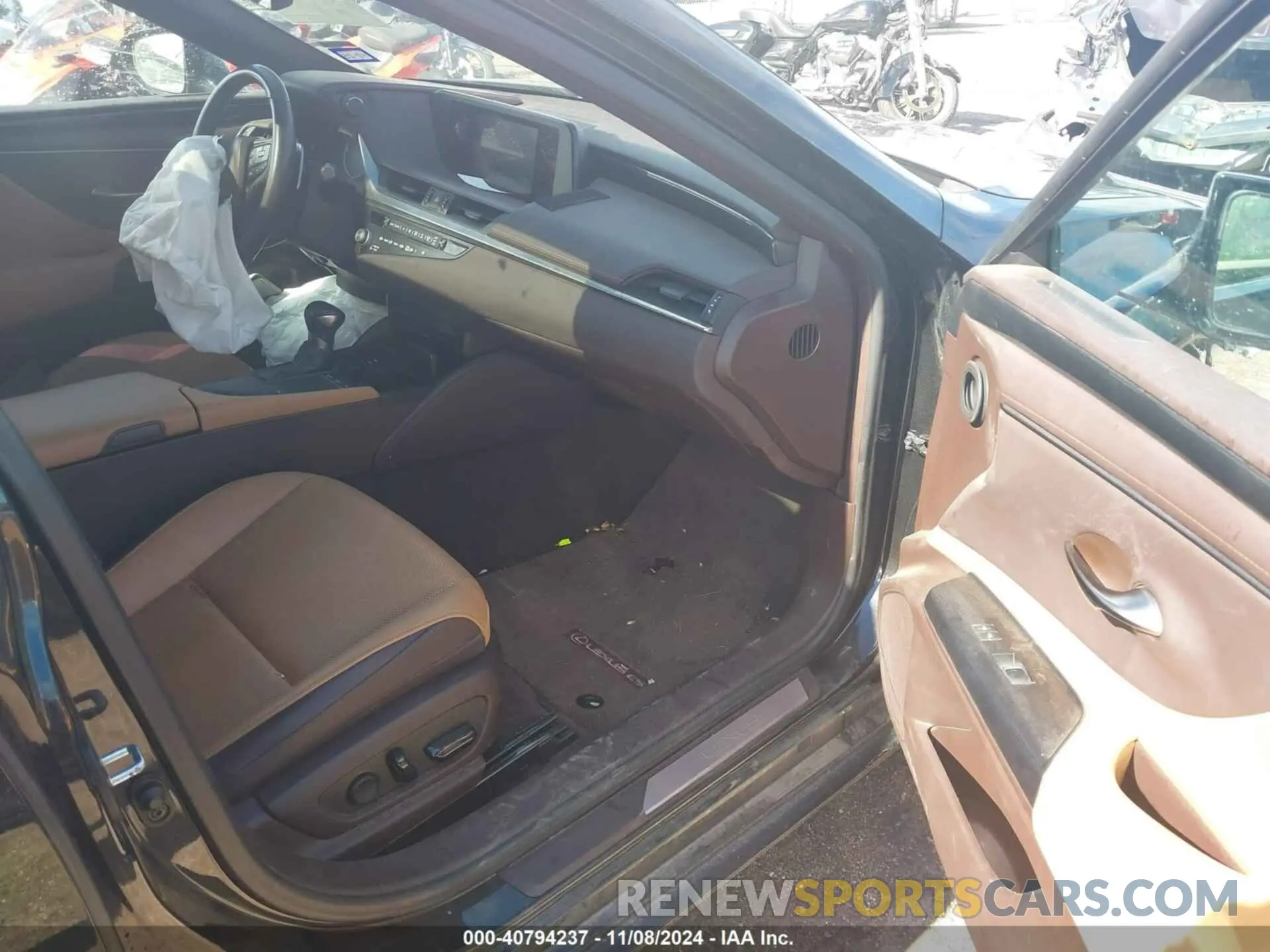 5 Photograph of a damaged car 58ACA1C1XMU005083 LEXUS ES 300H 2021