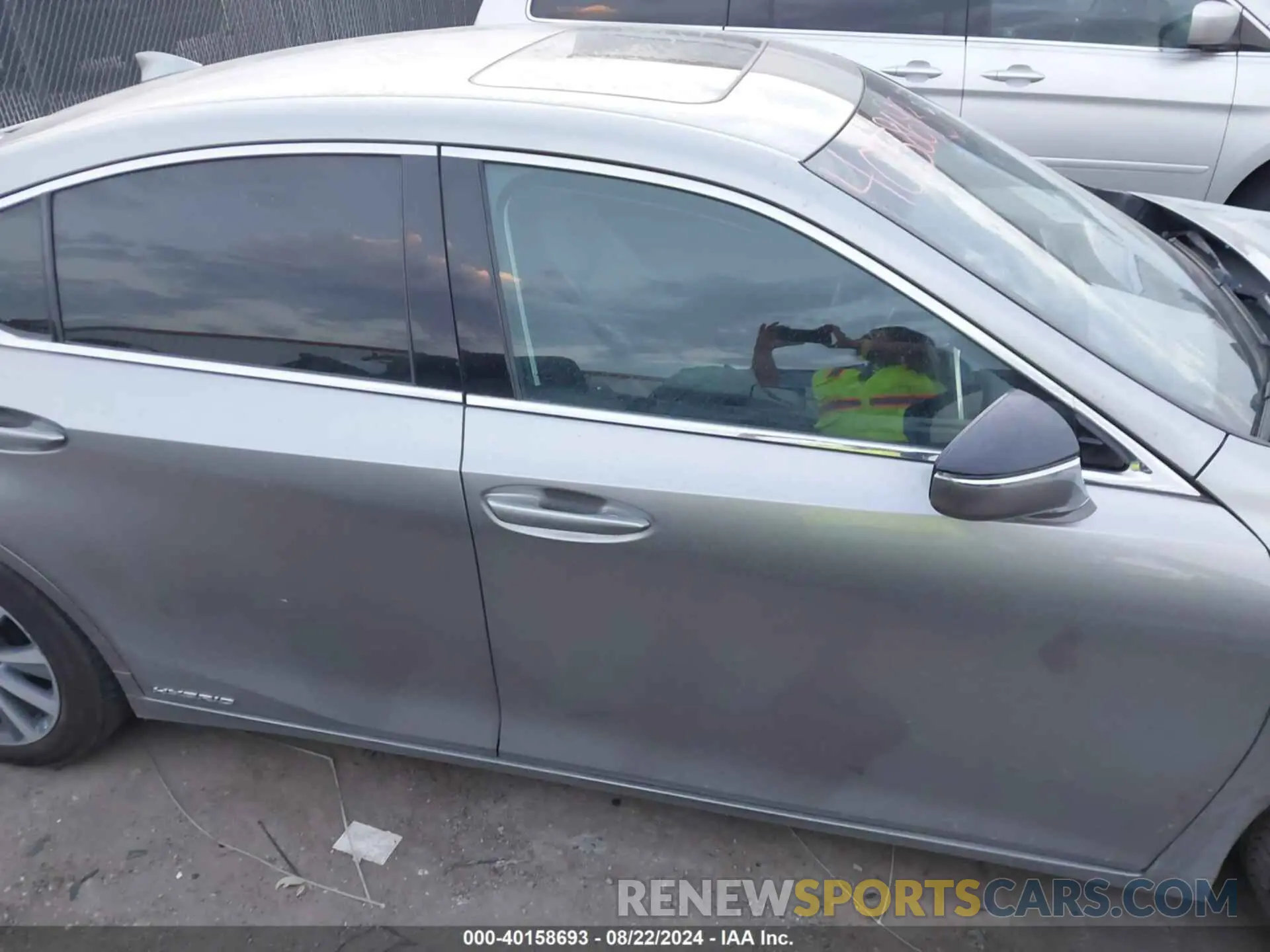 13 Photograph of a damaged car 58ACA1C1XMU006301 LEXUS ES 300H 2021