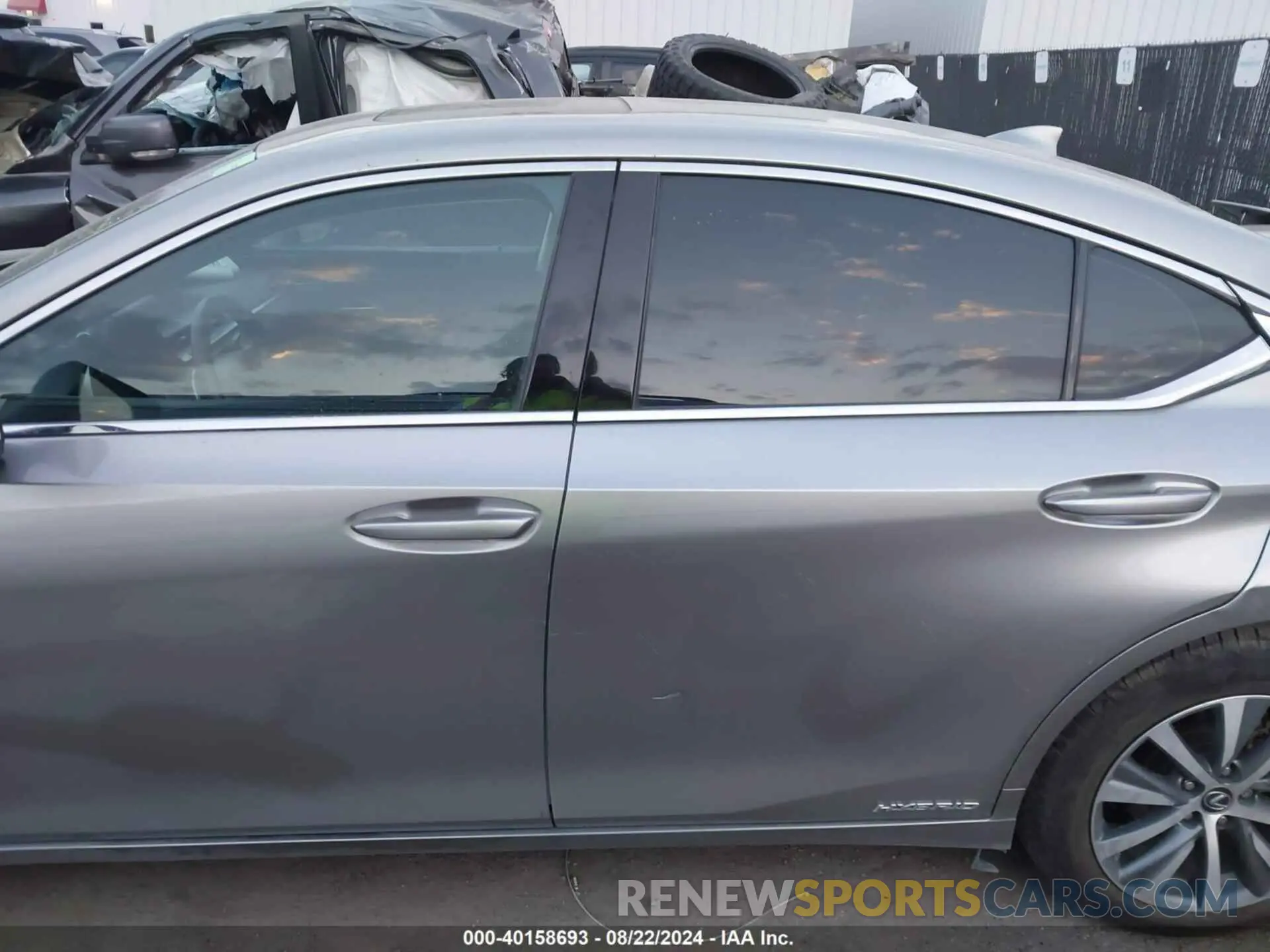14 Photograph of a damaged car 58ACA1C1XMU006301 LEXUS ES 300H 2021