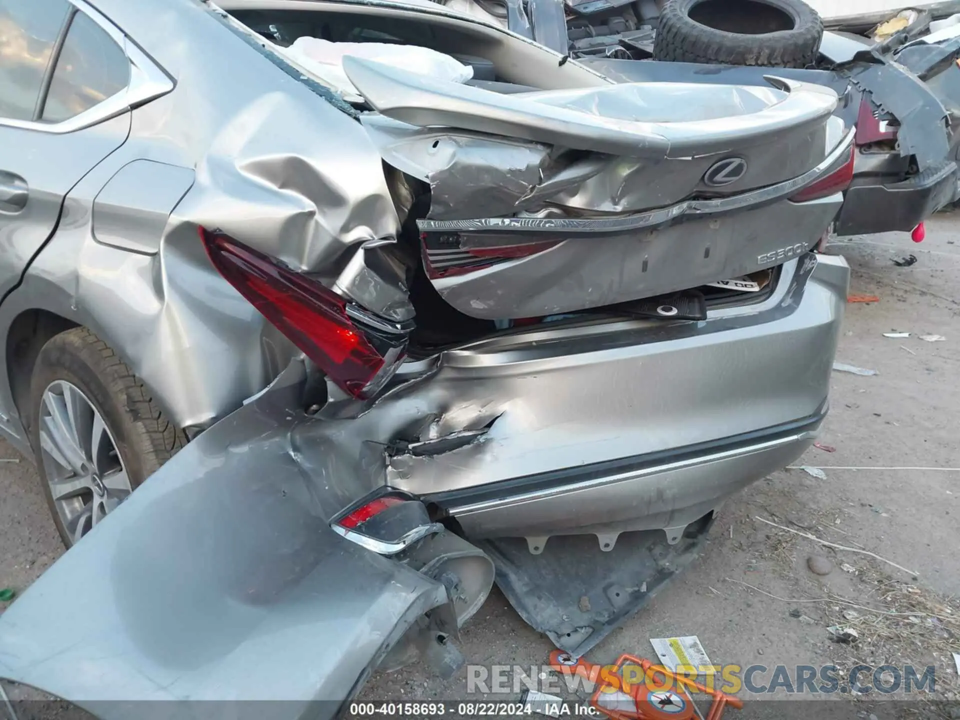 6 Photograph of a damaged car 58ACA1C1XMU006301 LEXUS ES 300H 2021