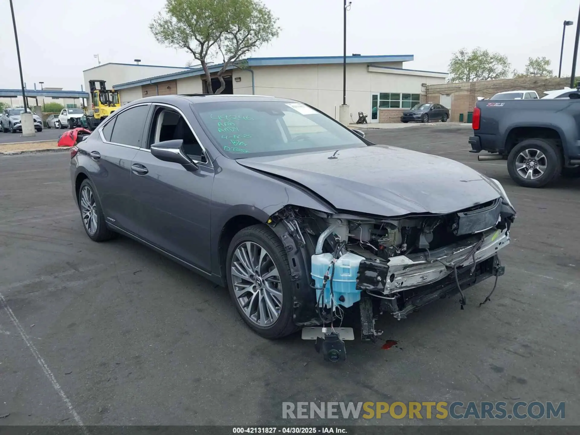 1 Photograph of a damaged car 58ADA1C12MU004997 LEXUS ES 300H 2021