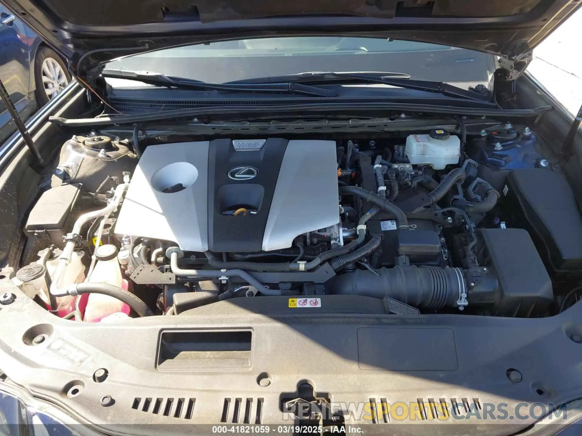 10 Photograph of a damaged car 58ADA1C16MU008101 LEXUS ES 300H 2021