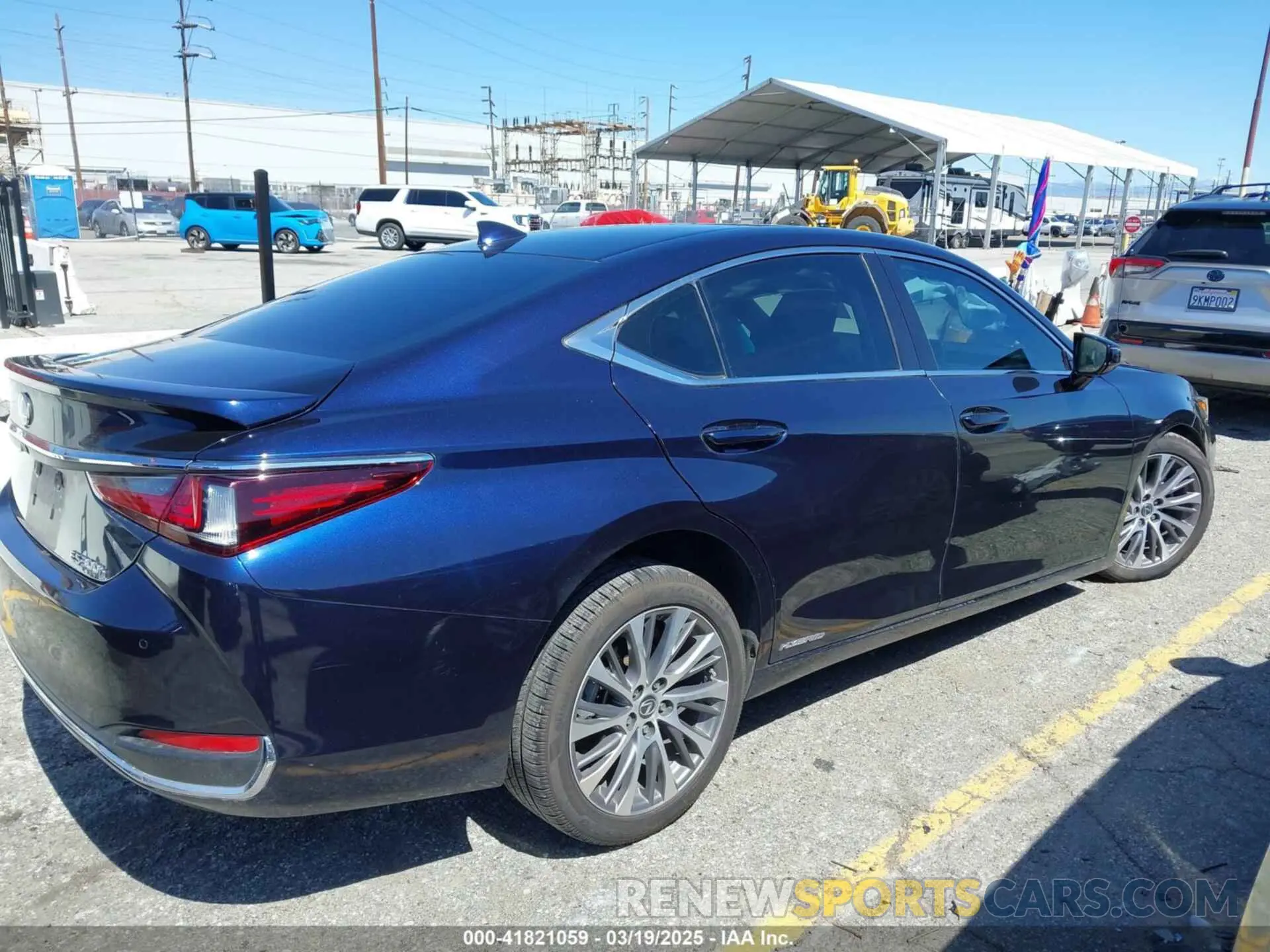 13 Photograph of a damaged car 58ADA1C16MU008101 LEXUS ES 300H 2021