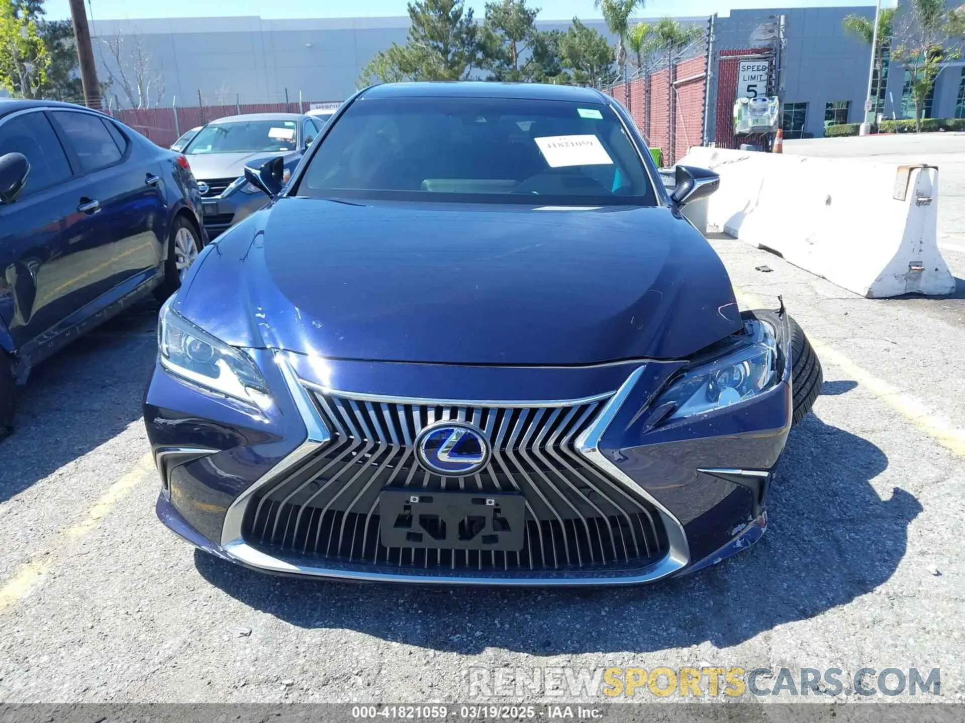 6 Photograph of a damaged car 58ADA1C16MU008101 LEXUS ES 300H 2021