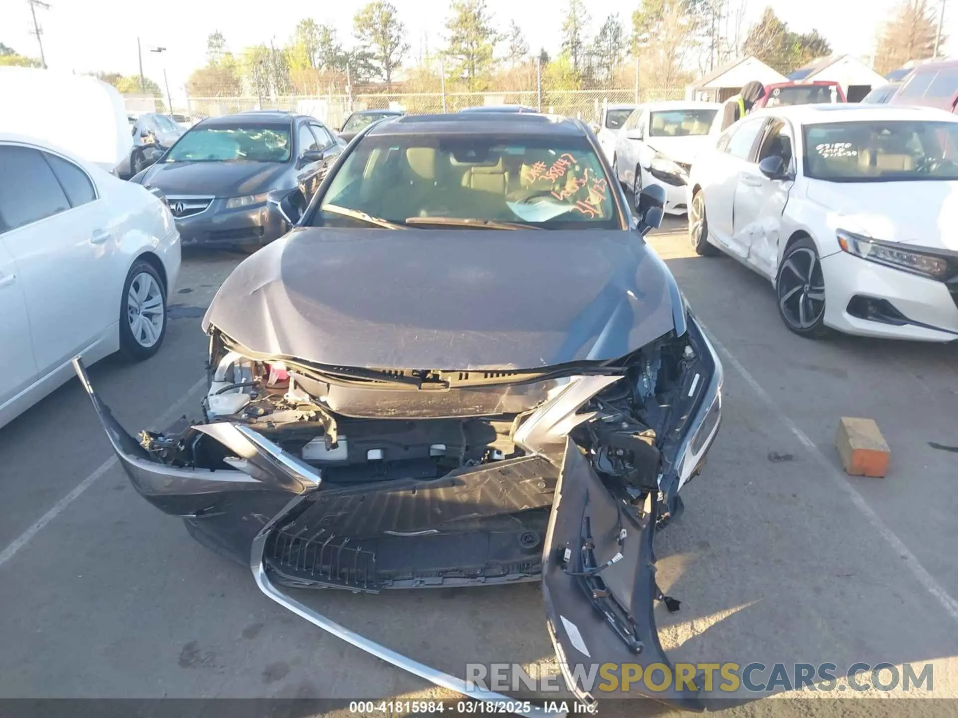 12 Photograph of a damaged car 58ADA1C1XMU001121 LEXUS ES 300H 2021