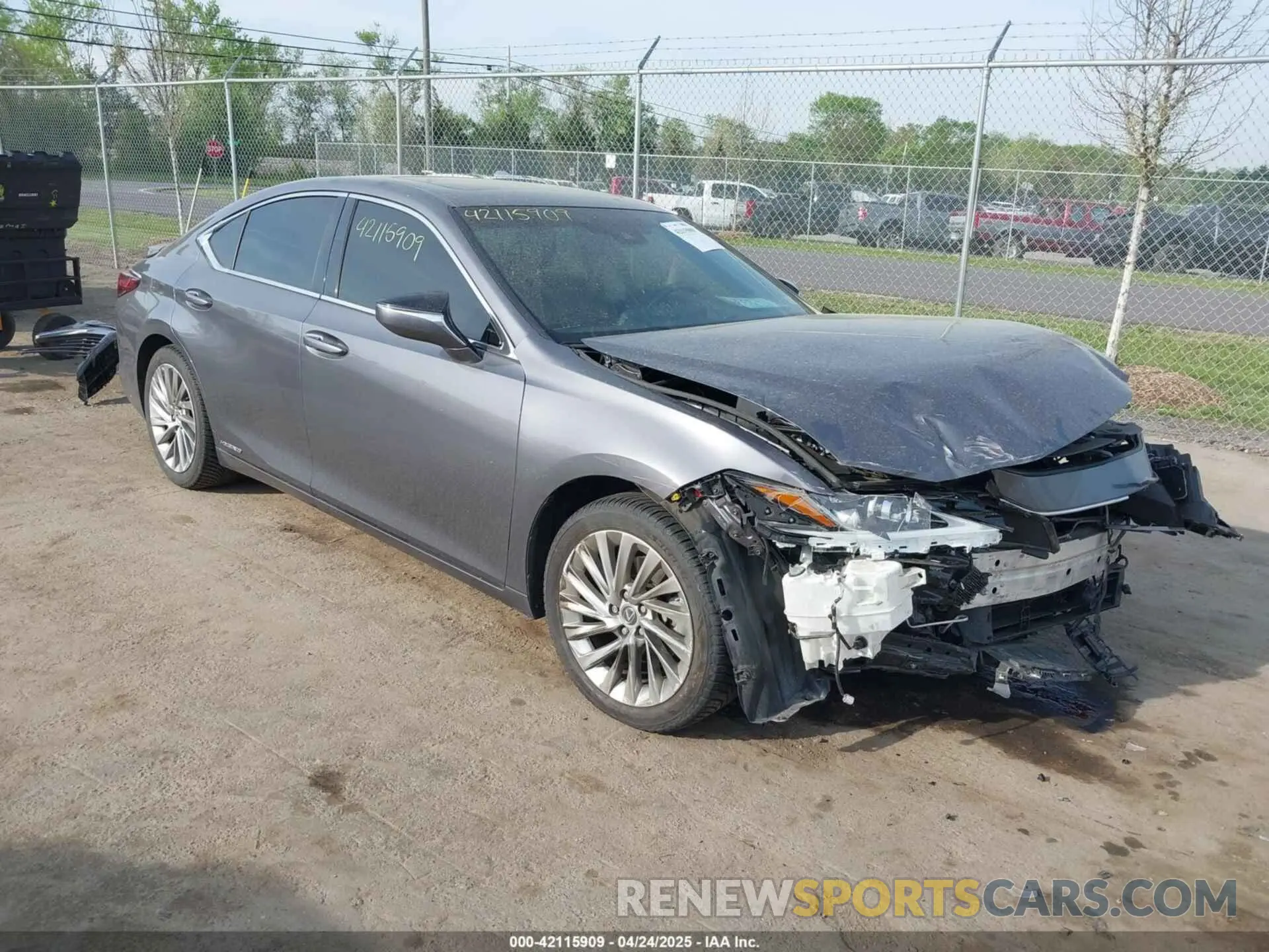 1 Photograph of a damaged car 58AEA1C13MU005774 LEXUS ES 300H 2021