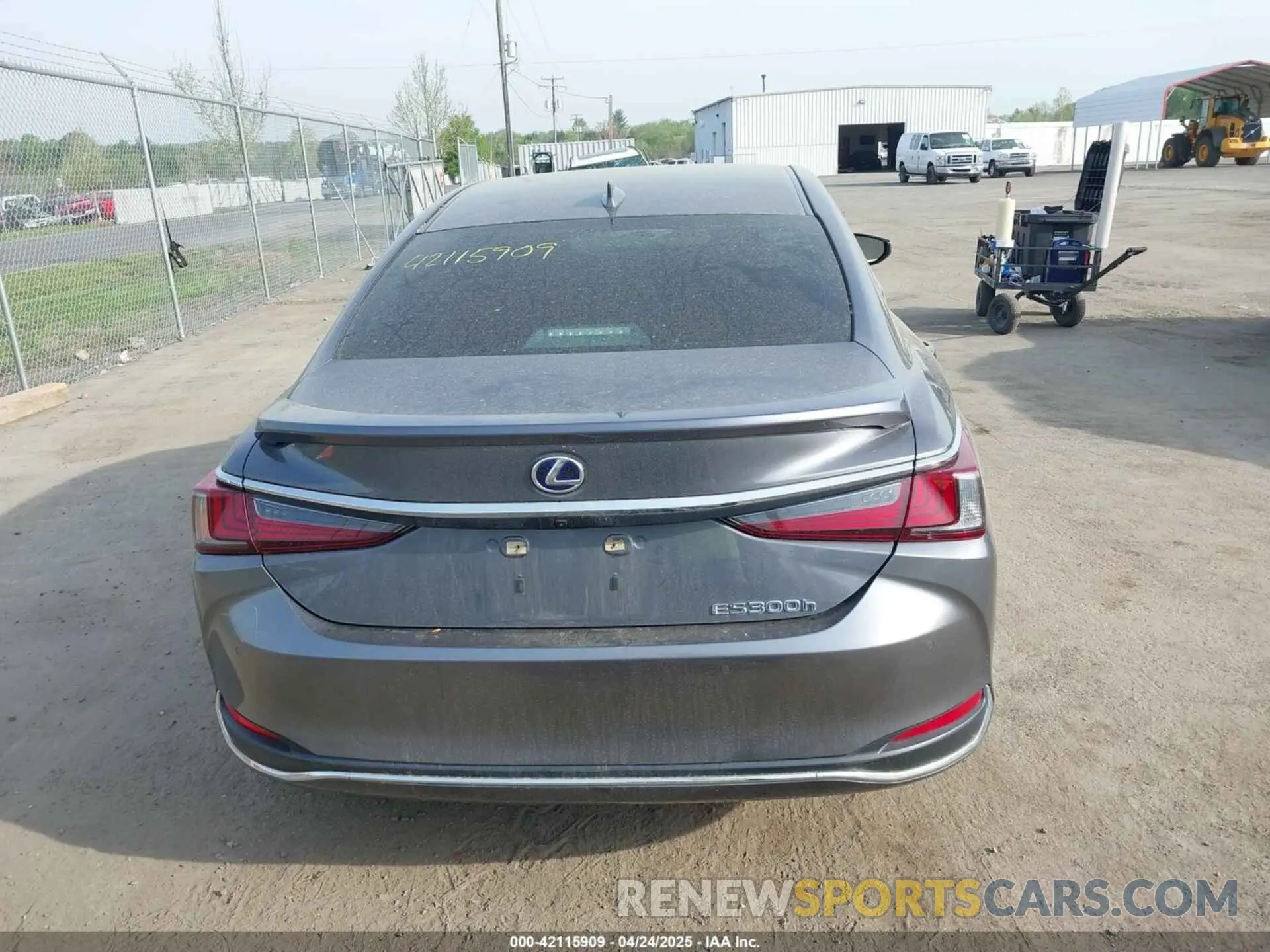 16 Photograph of a damaged car 58AEA1C13MU005774 LEXUS ES 300H 2021